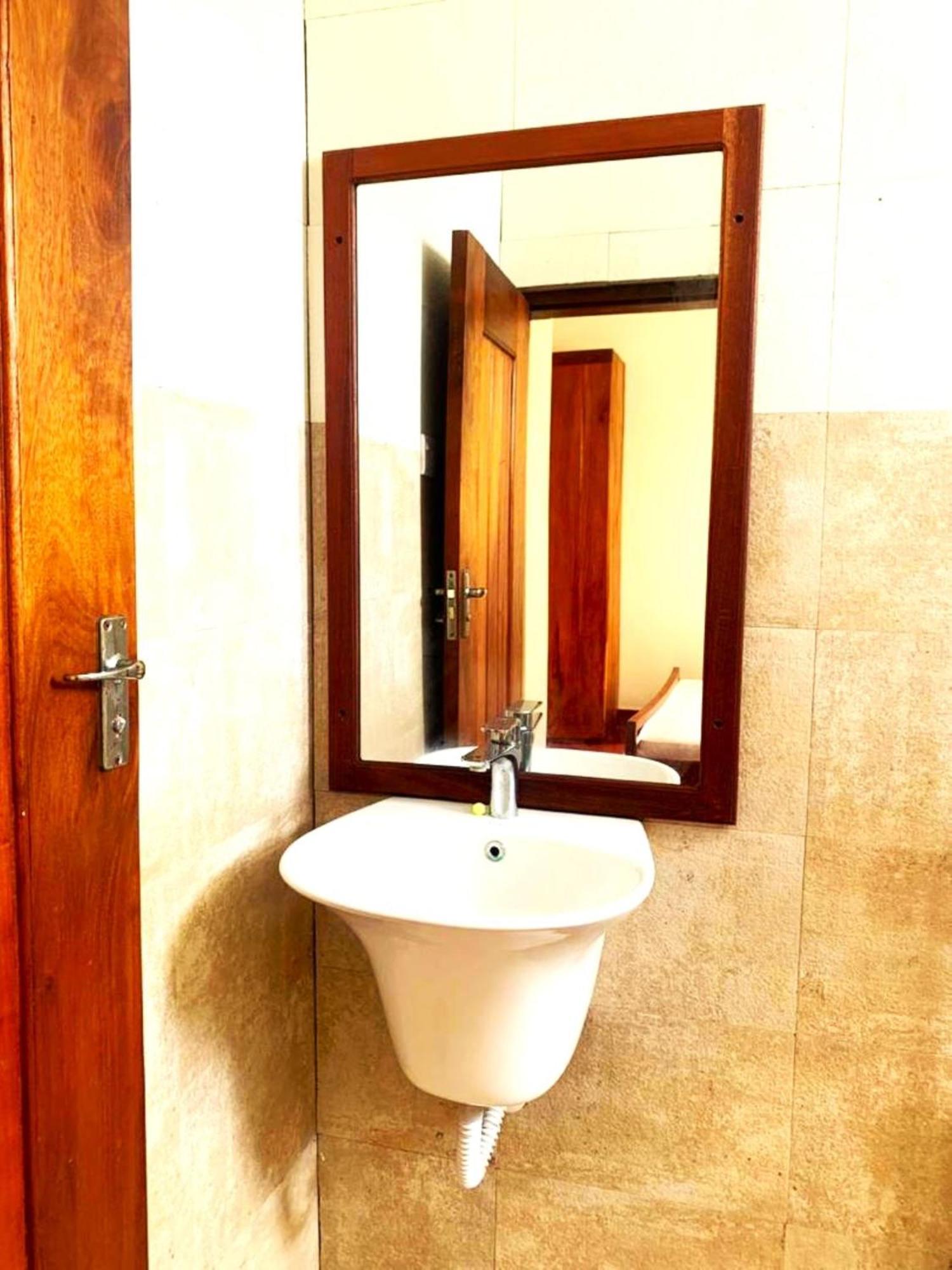 Bed & Breakfast Uroa Hide Away
