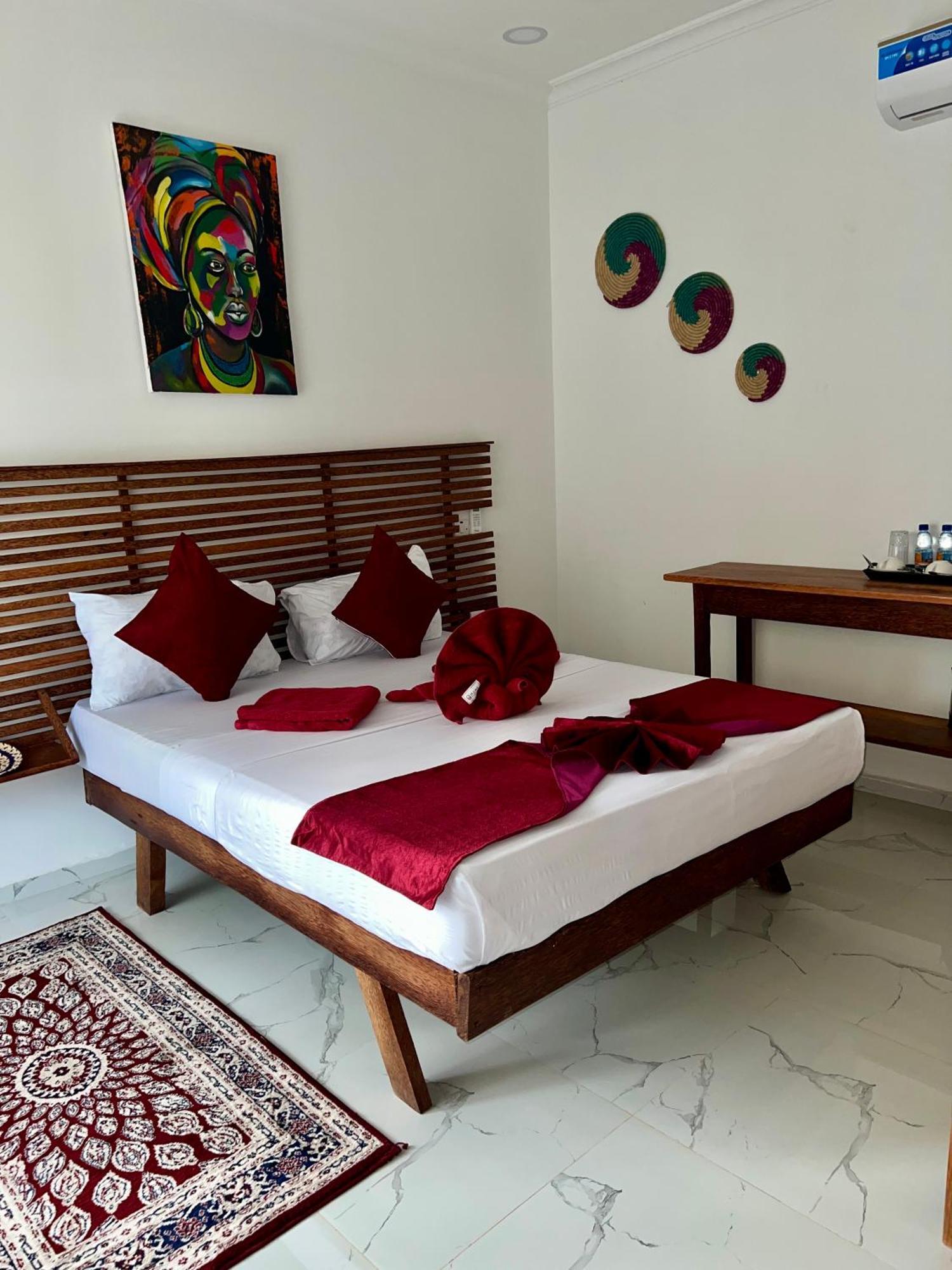 Crystal Coast Hotel