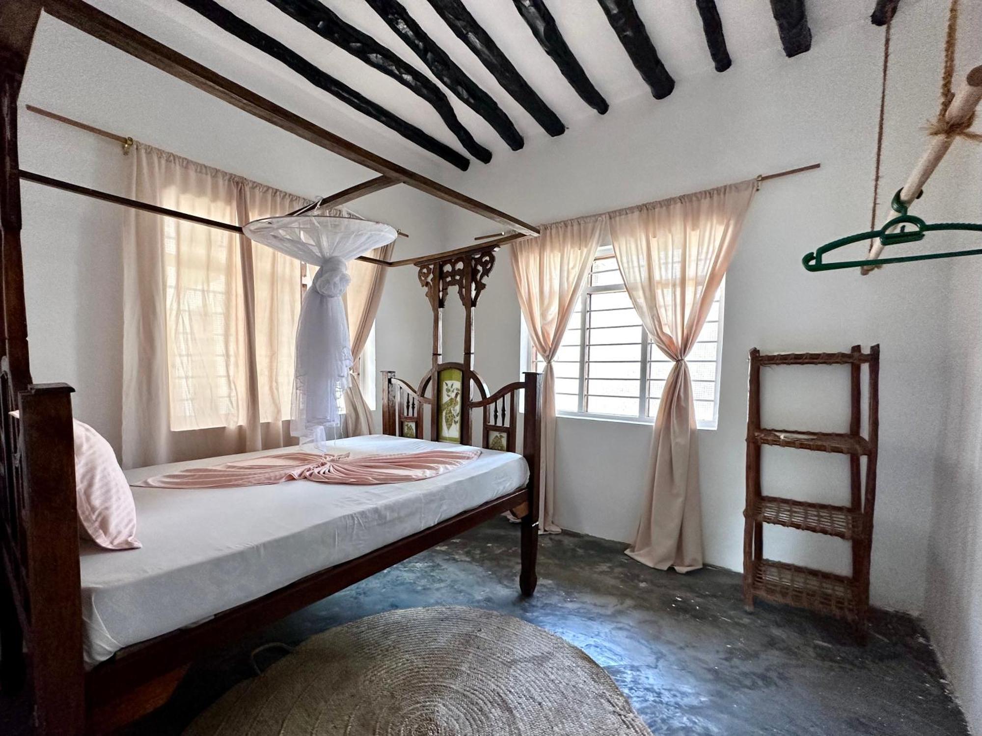 Mlango House Ii