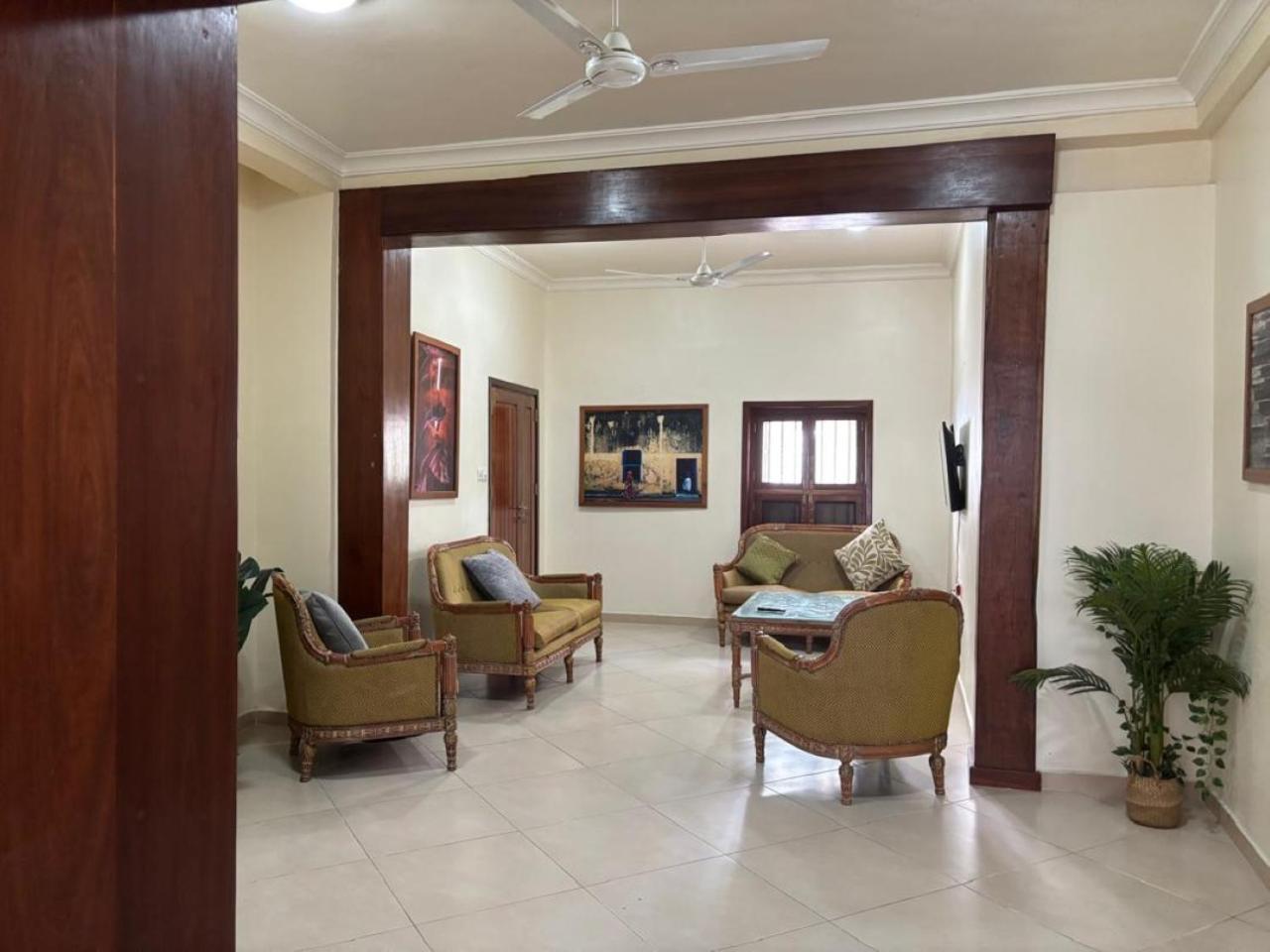 Aziza * Zanzibar