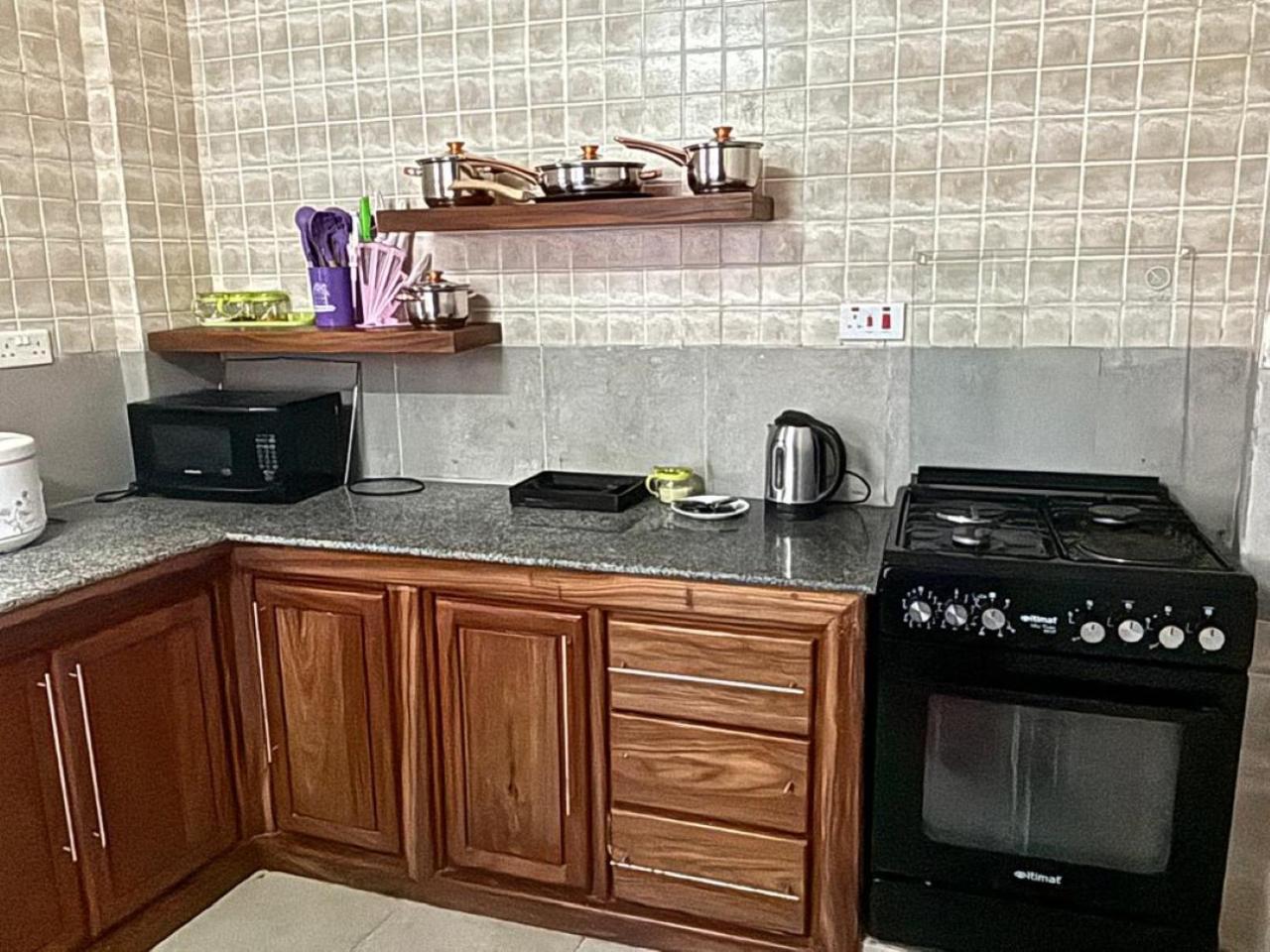 Aziza Apartment