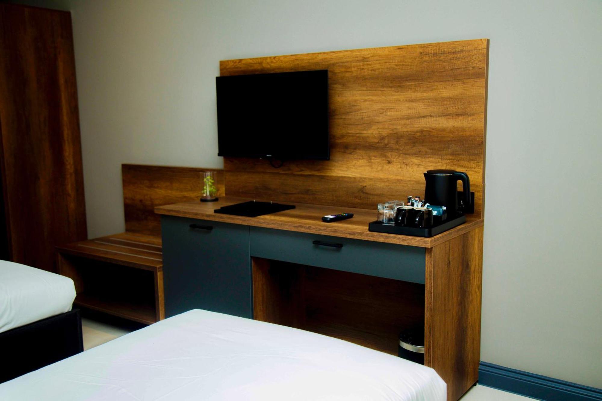 New Amaan Hotel *