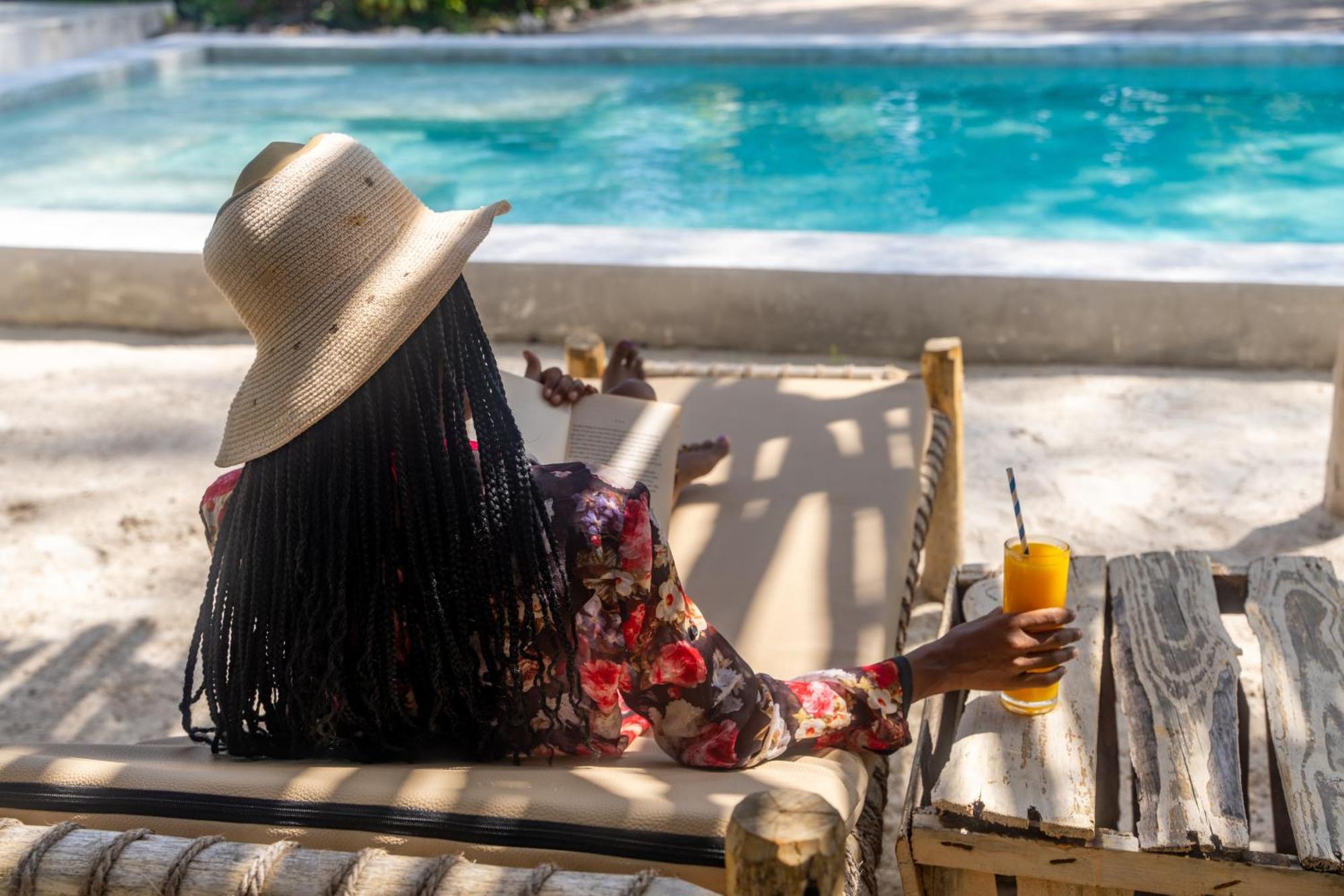 Liquid Life By Buccaneer Hostel Paje