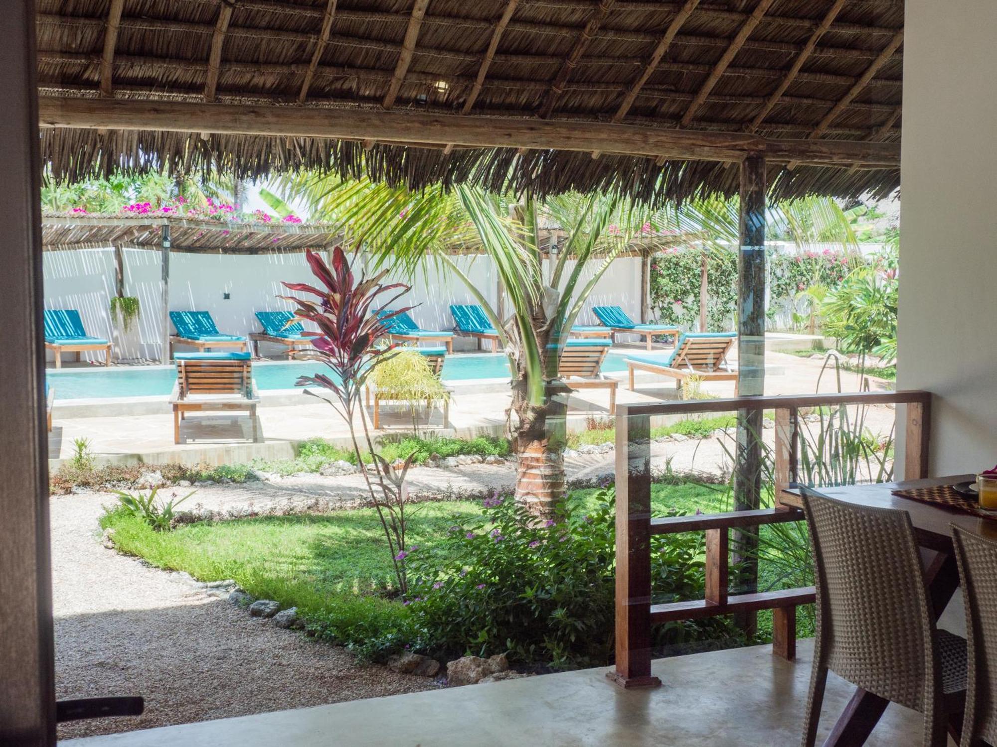 Pingwe Beach Apartments Aparthotel *