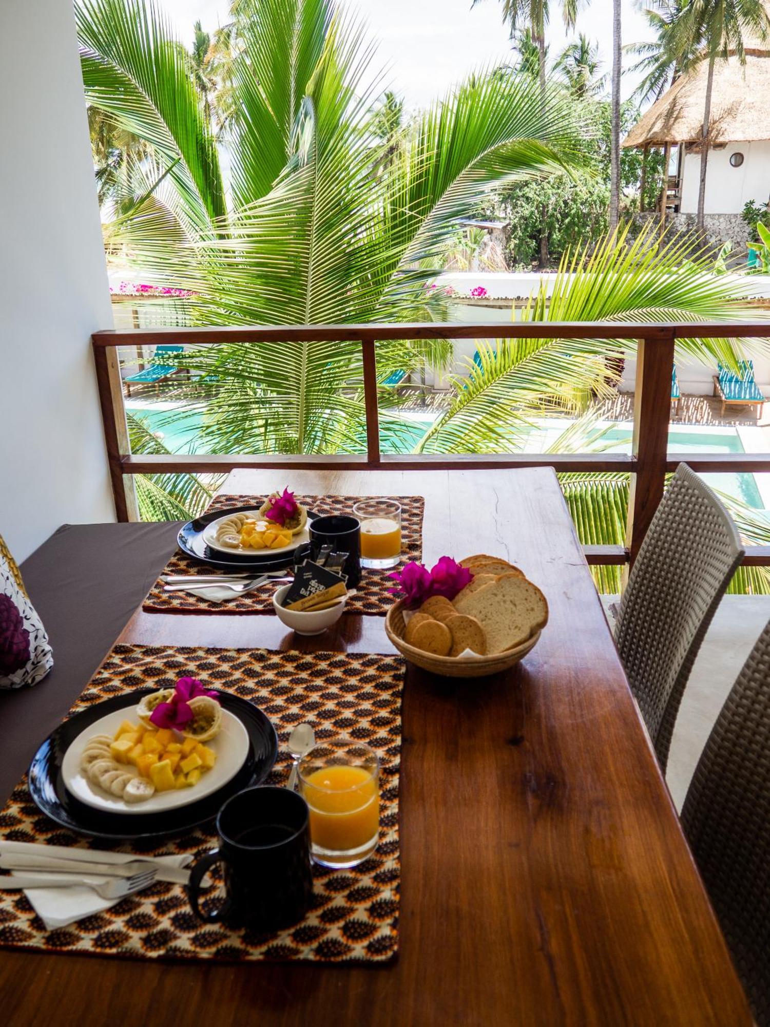 Pingwe Beach Apartments *