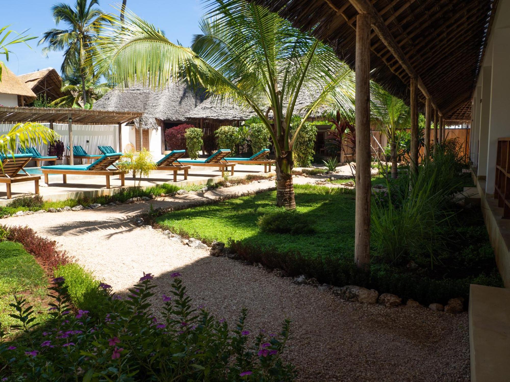 Pingwe Beach Apartments * Pingwe