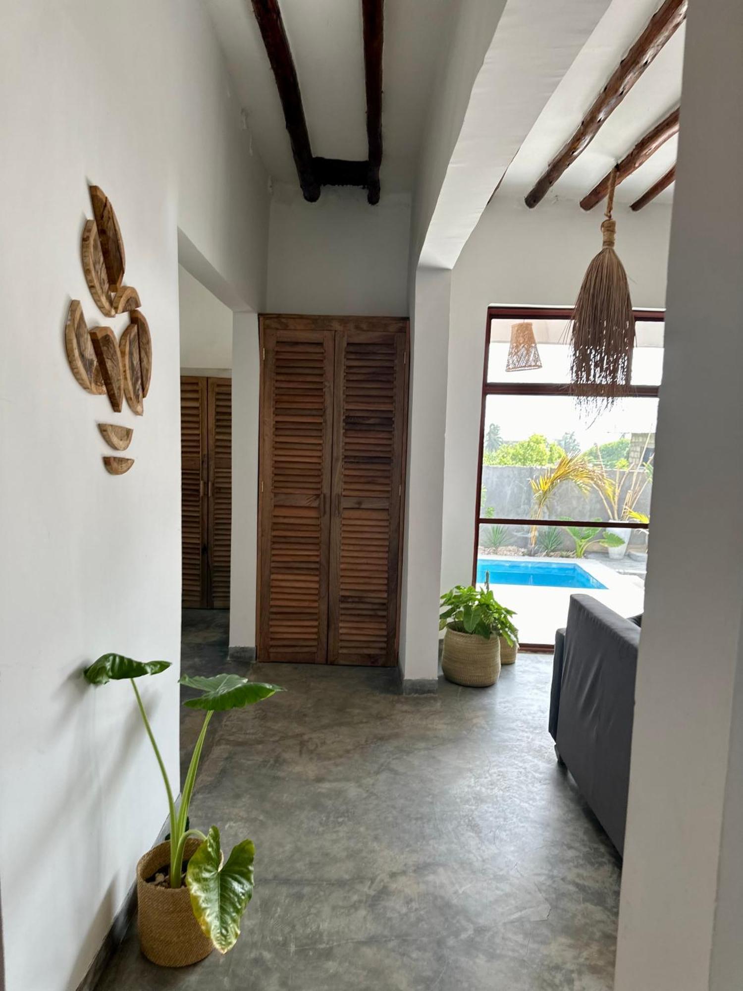 Aloe House *