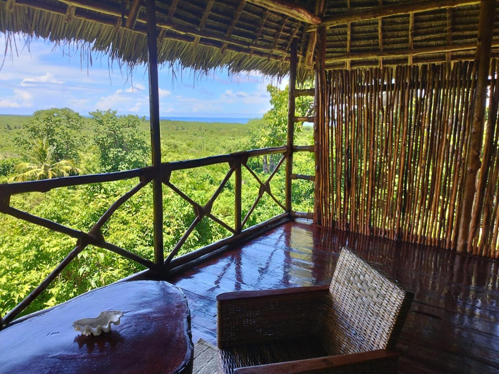 Monkey Mountain Lodge *