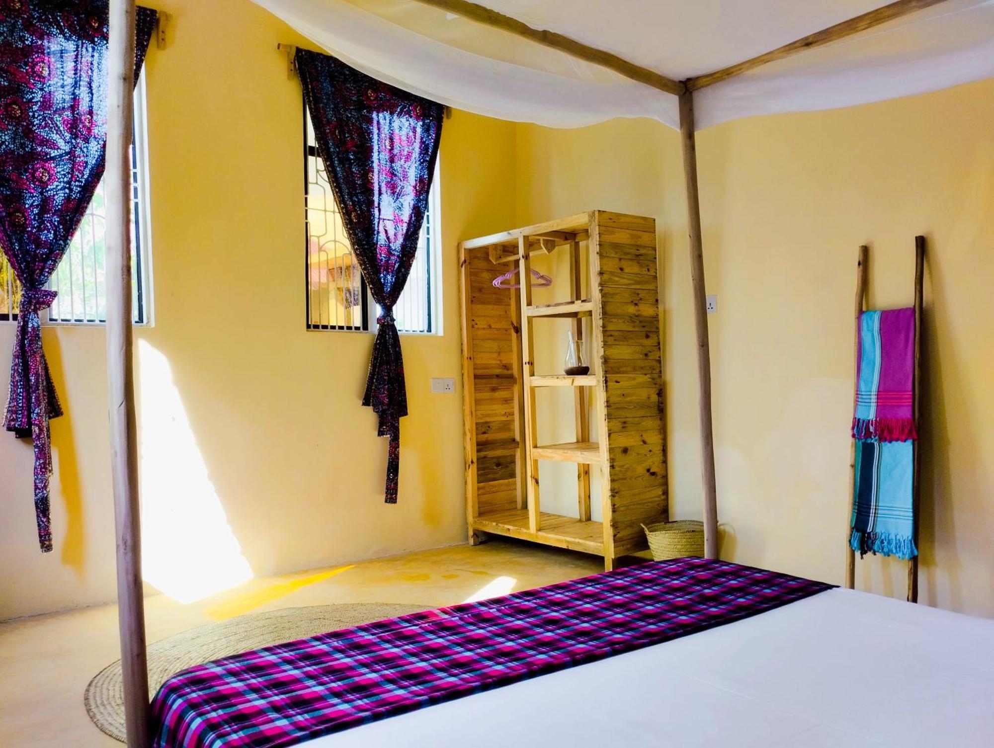 Bed & Breakfast Shwari House