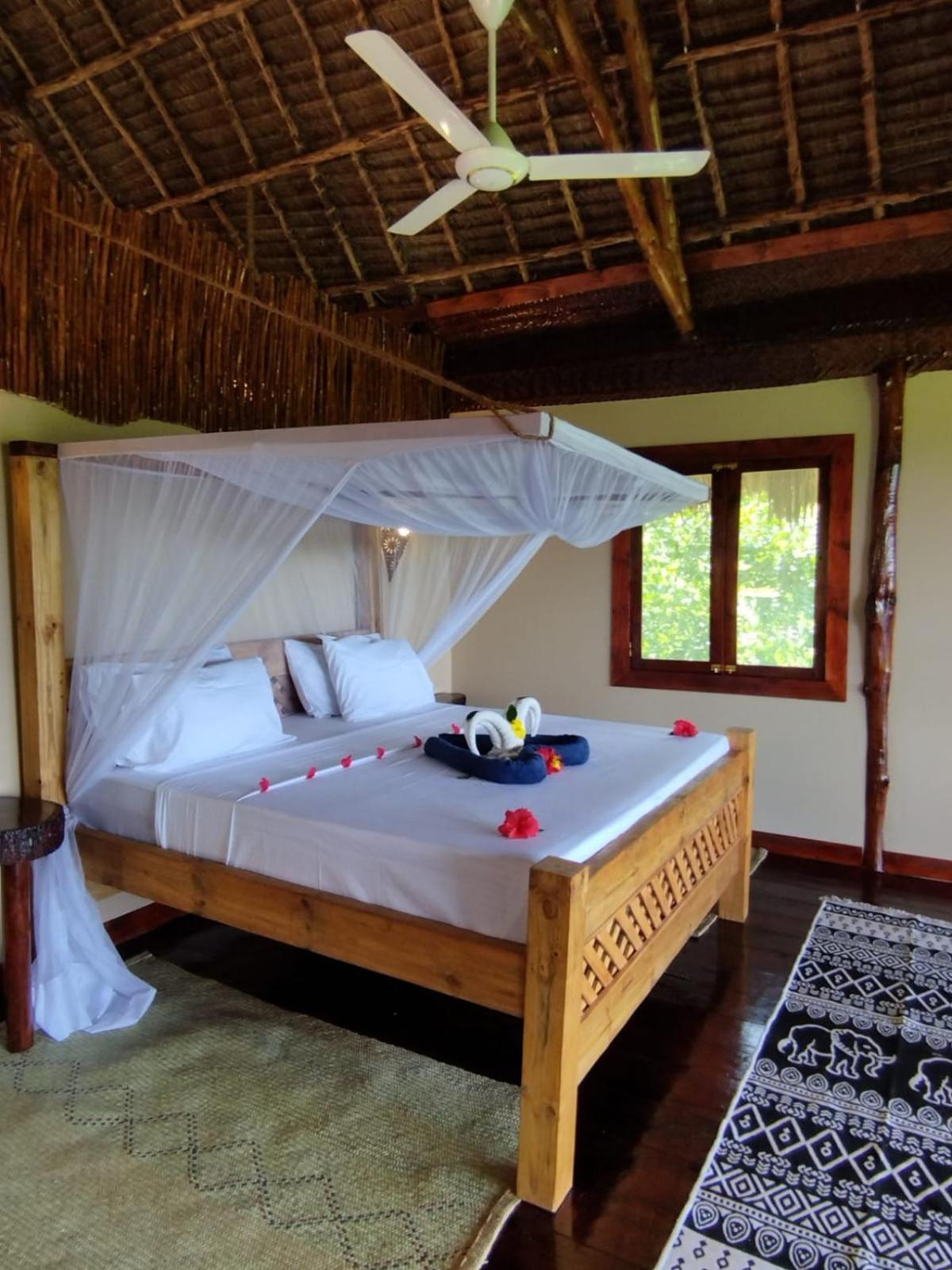 Lodge Monkey Mountain Mtende