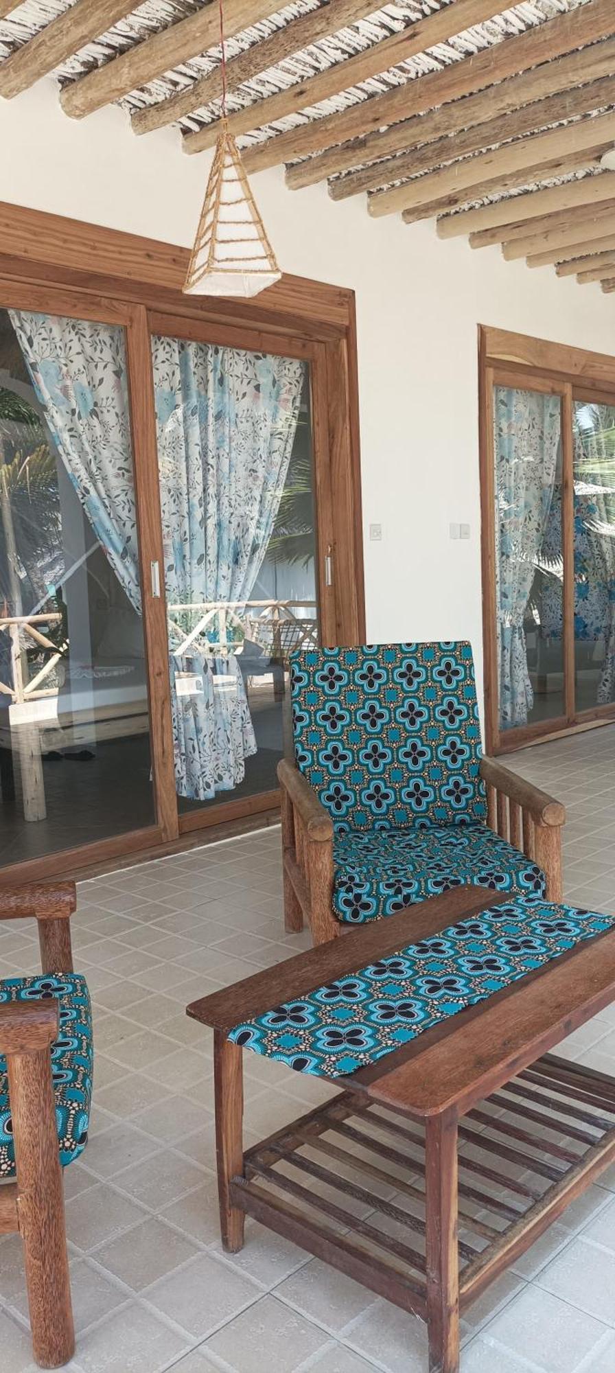 Amka House