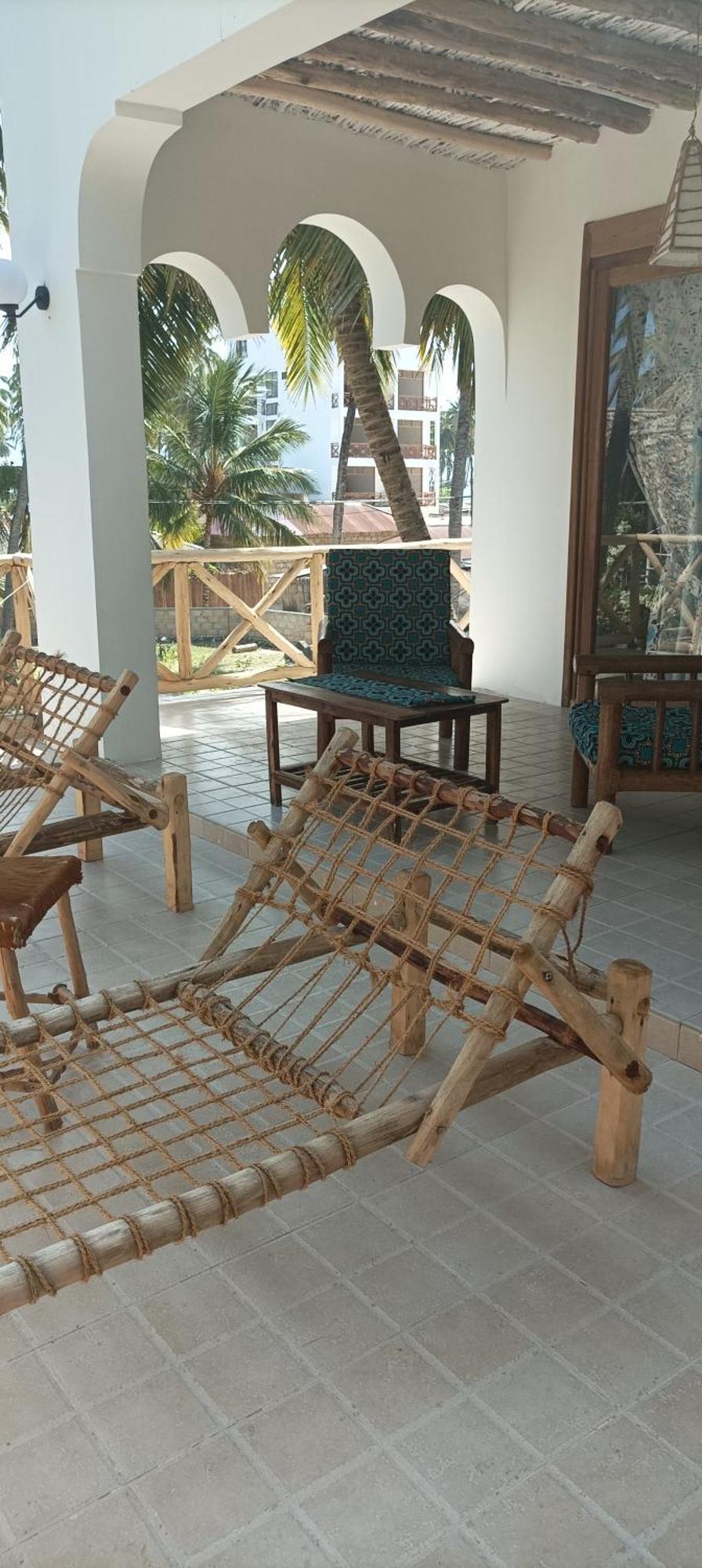 Amka House