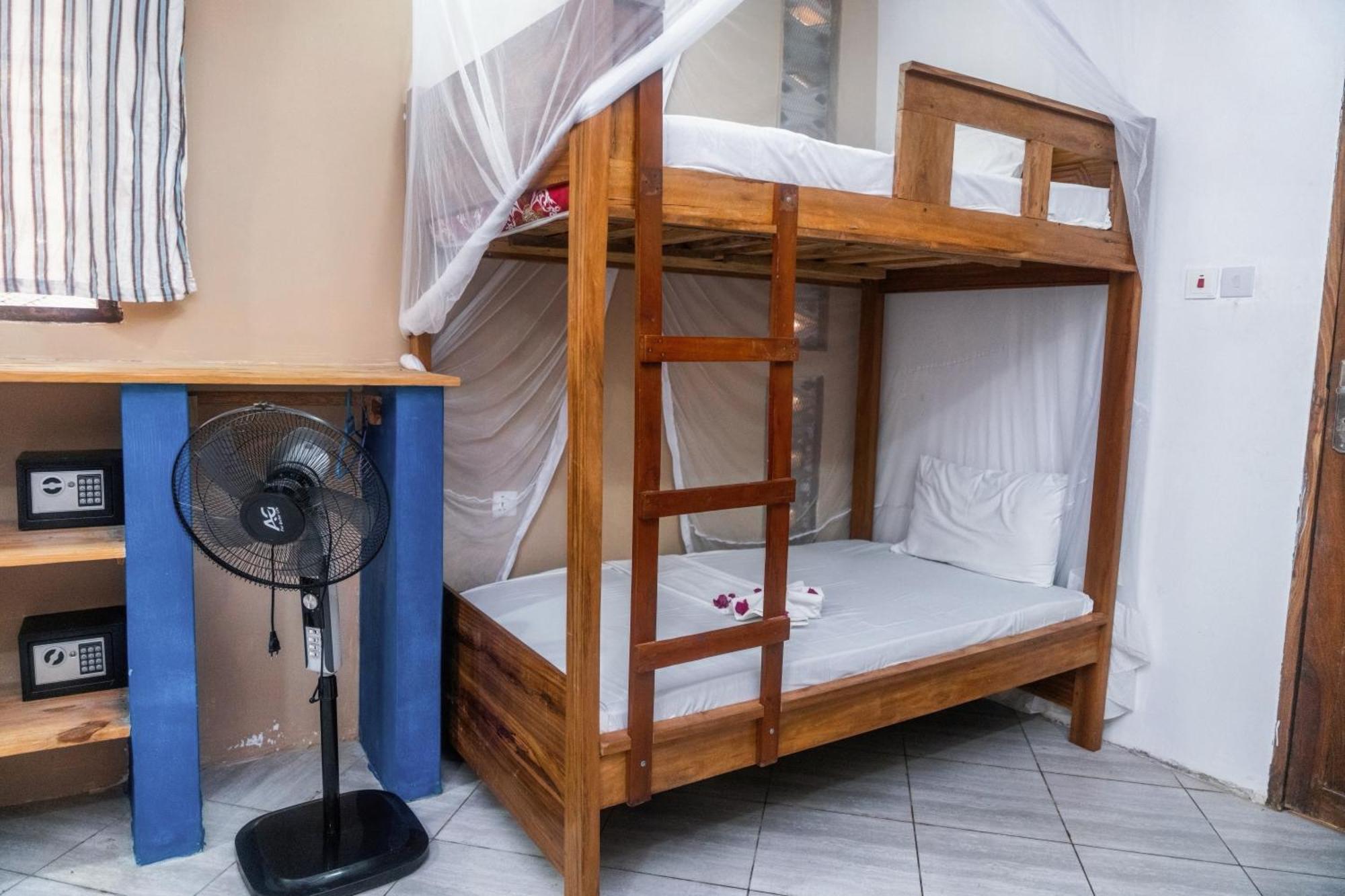 Hostel Liquid Life By Buccaneer Paje