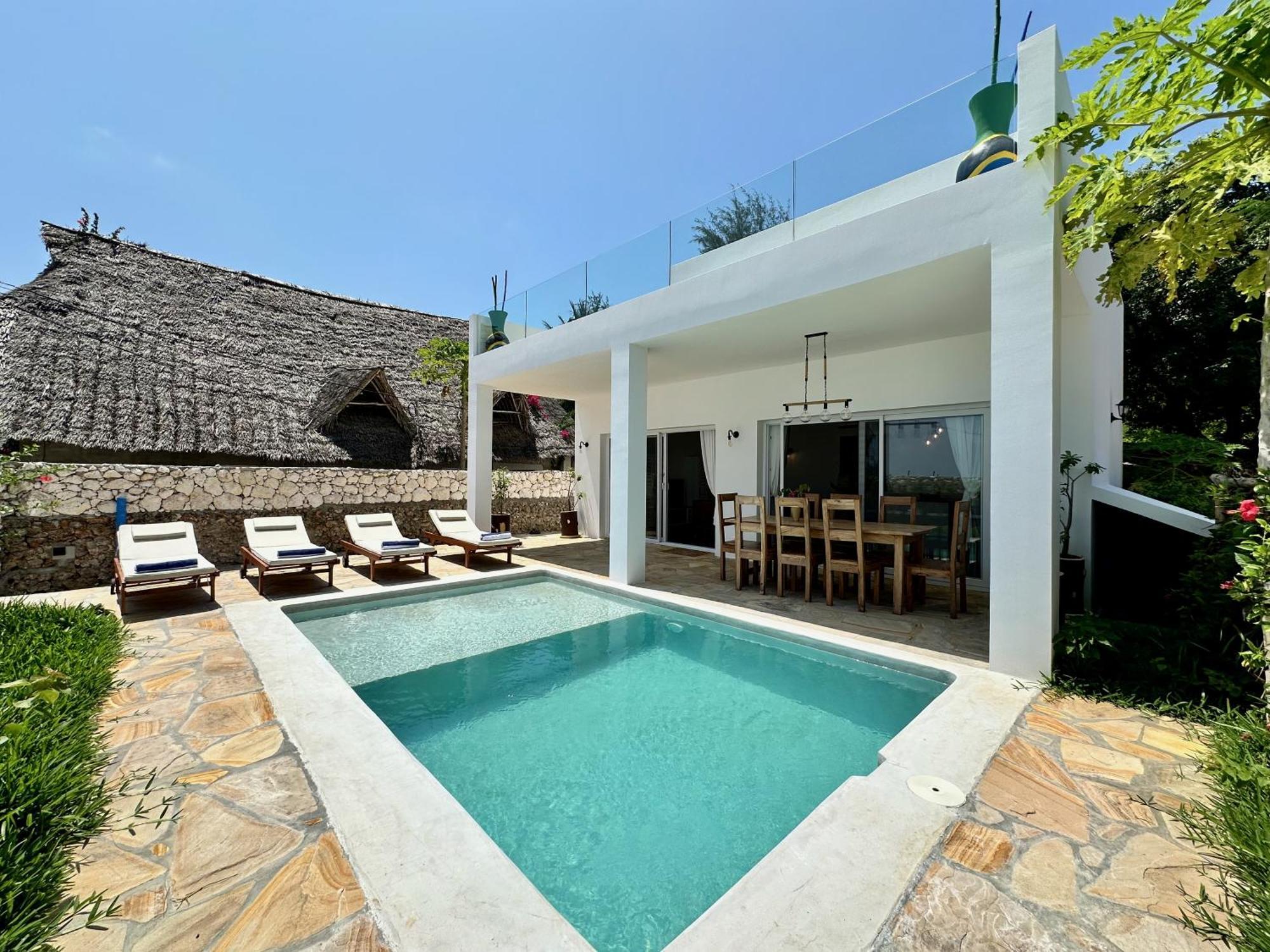 Beachfront Alma With Private Pool Zanzibarhouses Kiwengwa (Zanzibar)