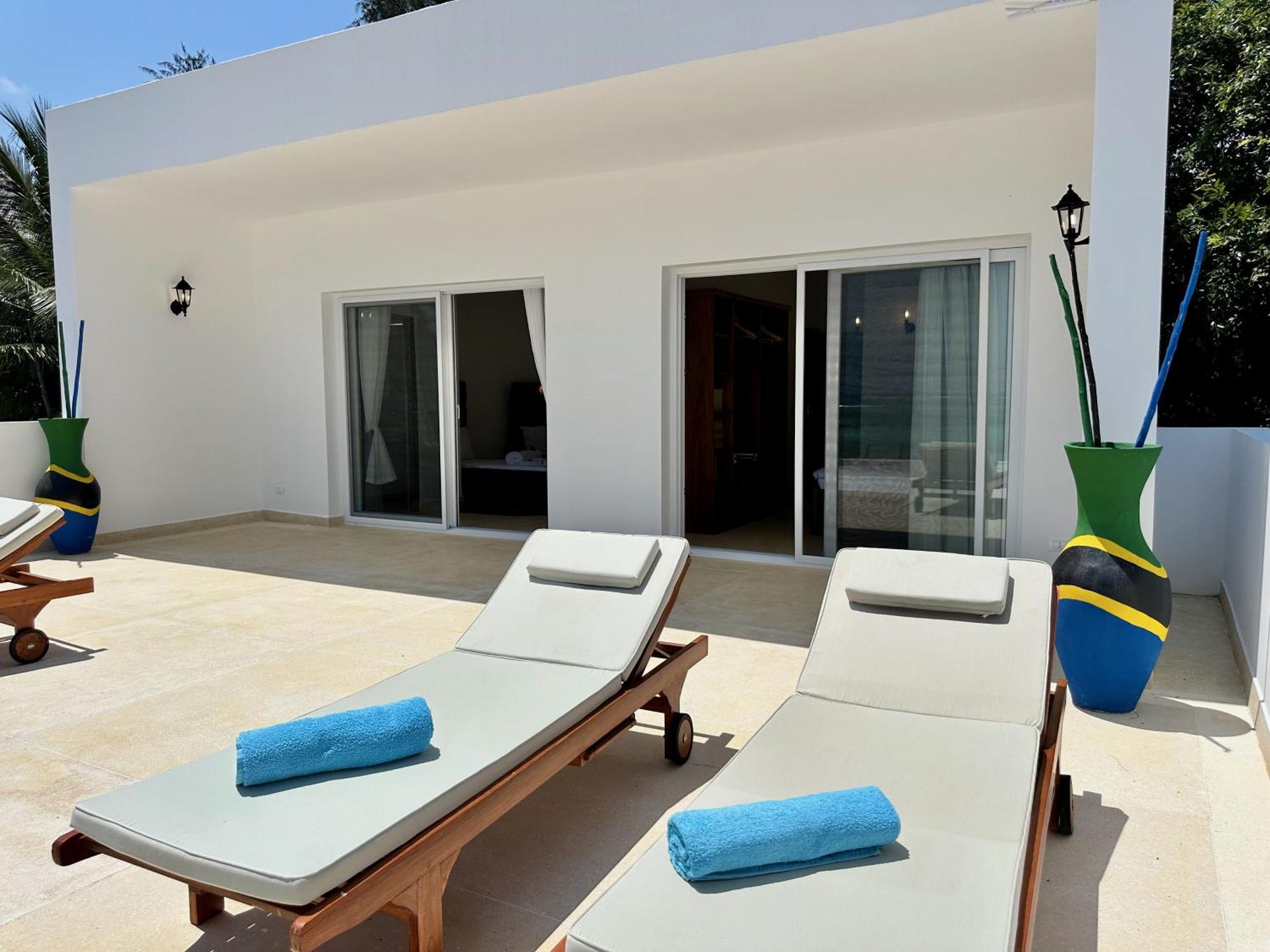 Beachfront Alma With Private Pool Zanzibarhouses *