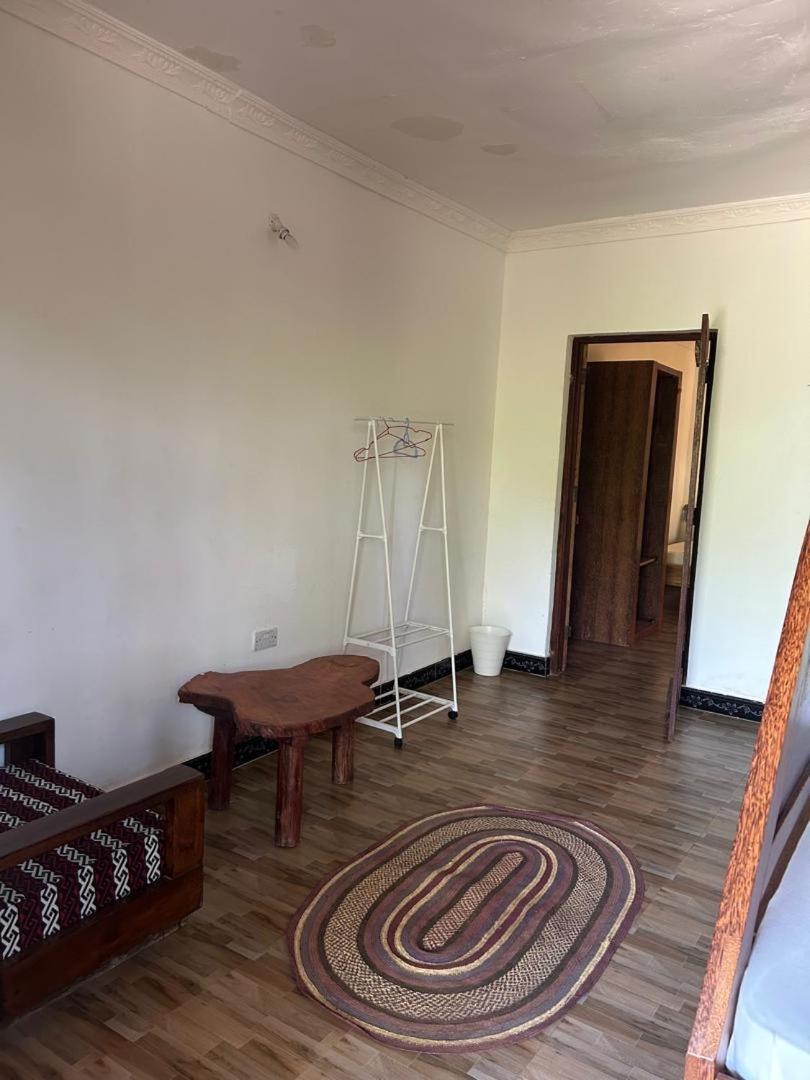 Zanzllywood Uroa Apartment Dikoni