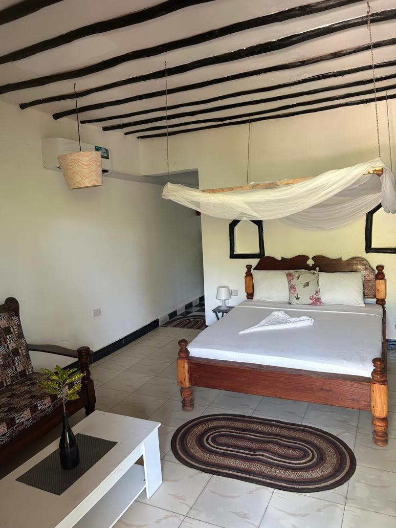 Zanzllywood Uroa Apartment Dikoni