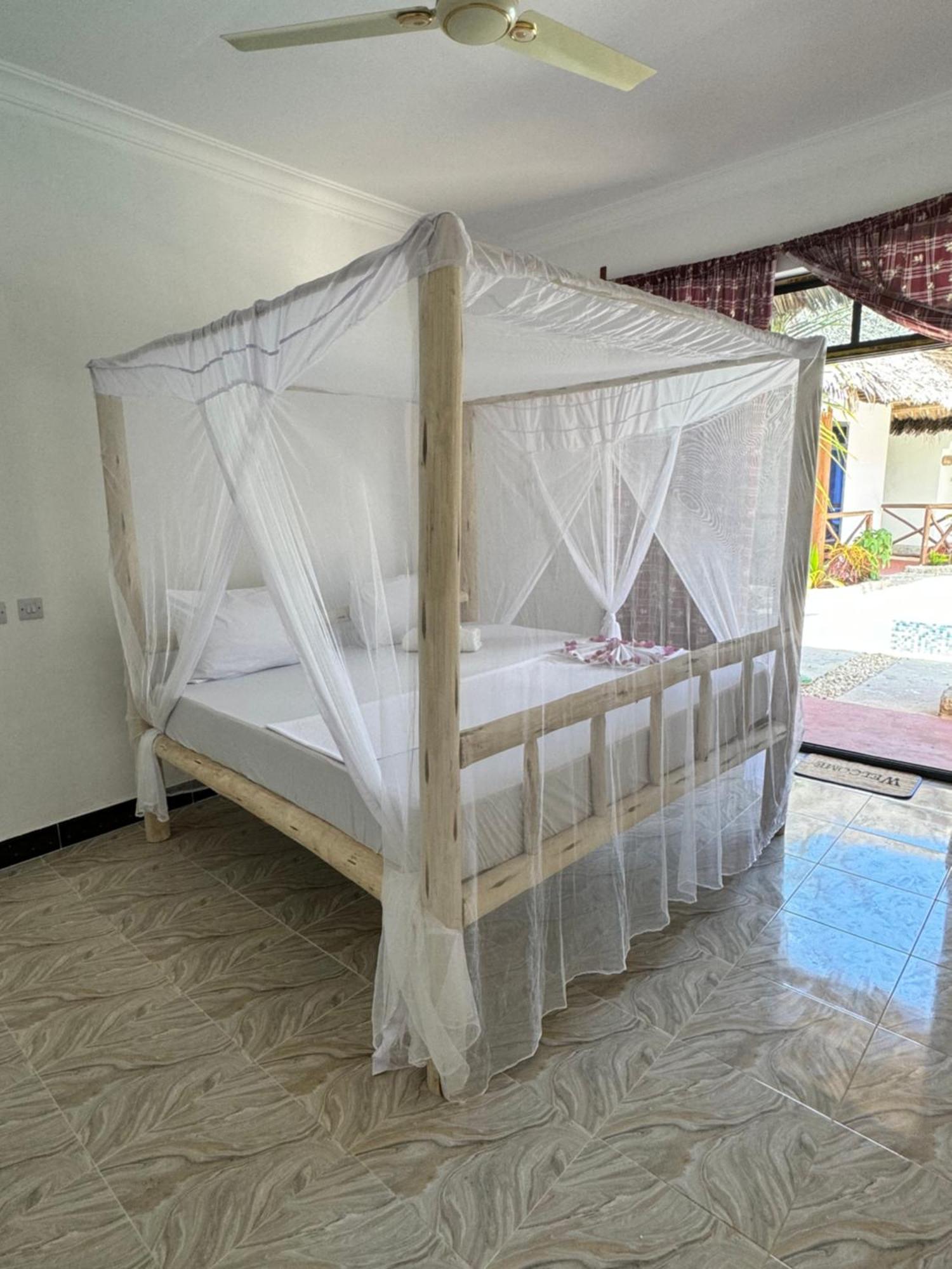 Hotel Amilsha 2*