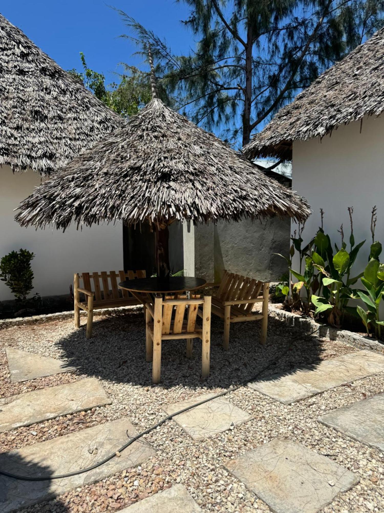 Hotel Amilsha 2*