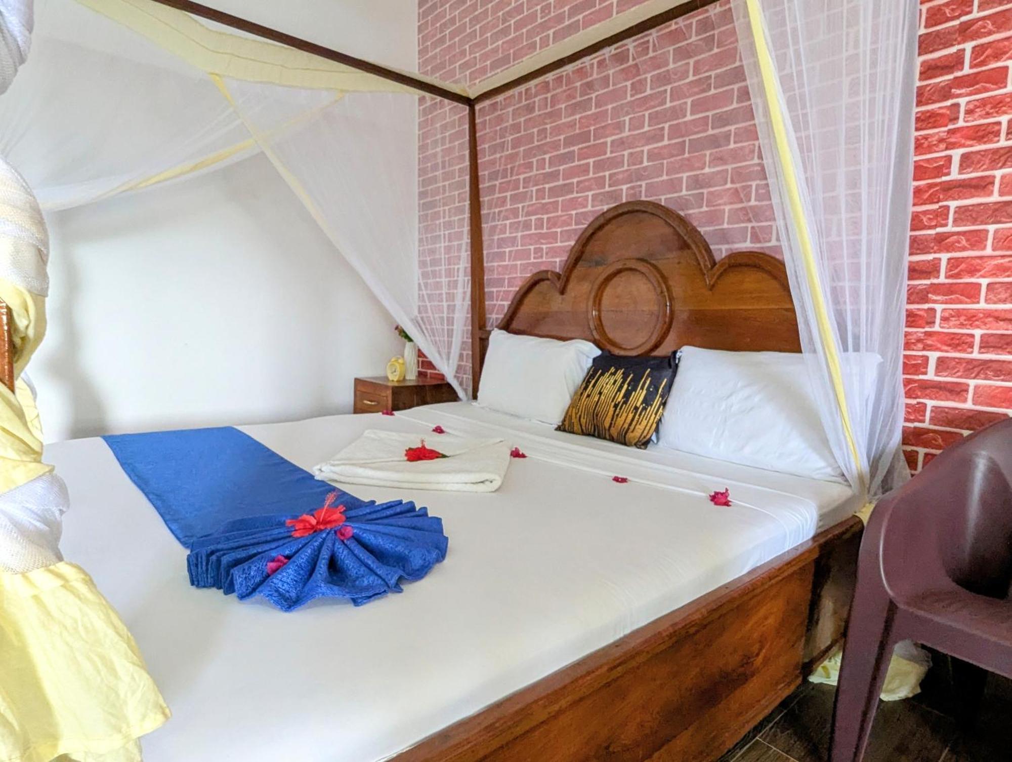 Hotel Blue Tides *