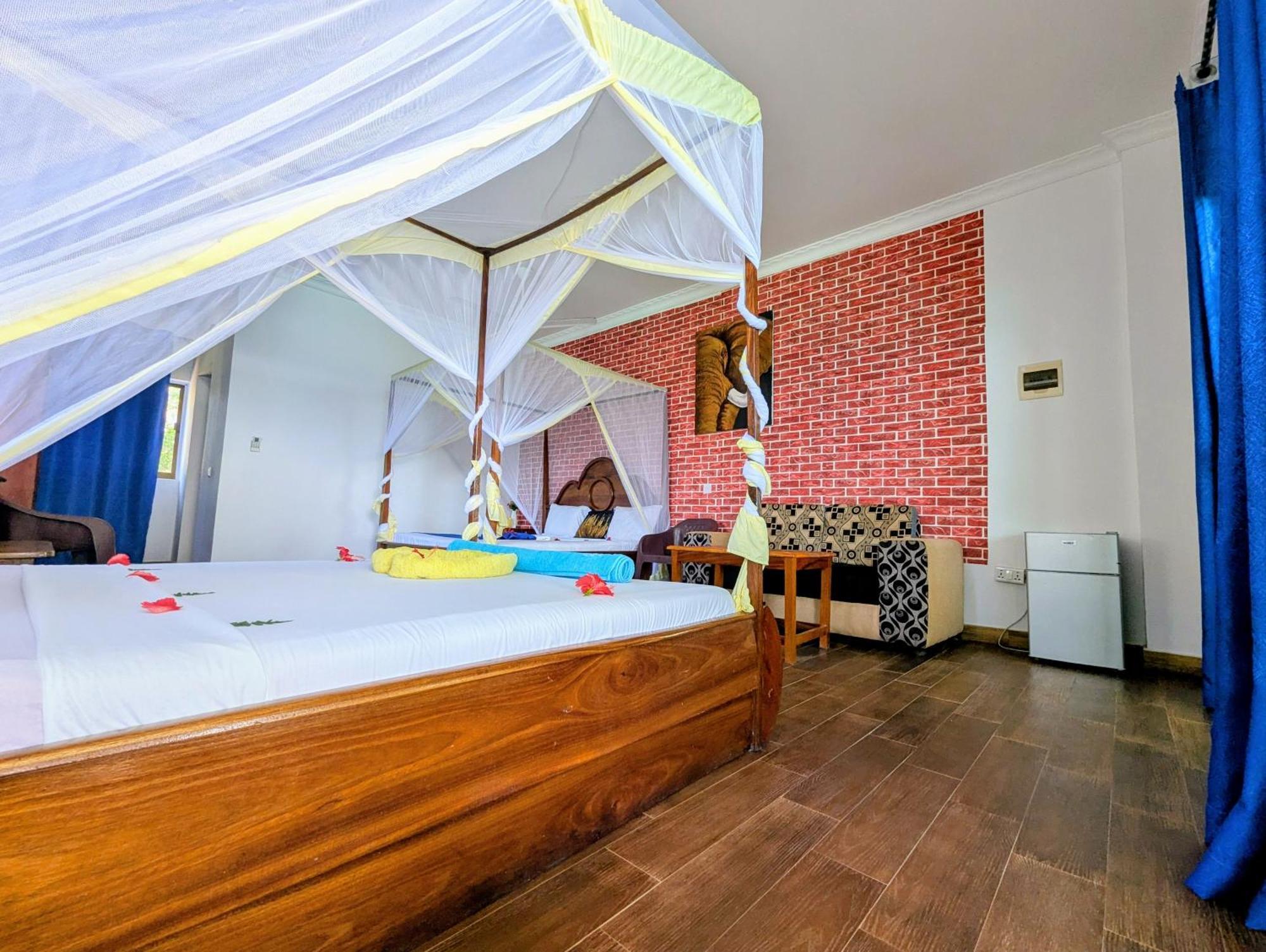 Hotel Blue Tides