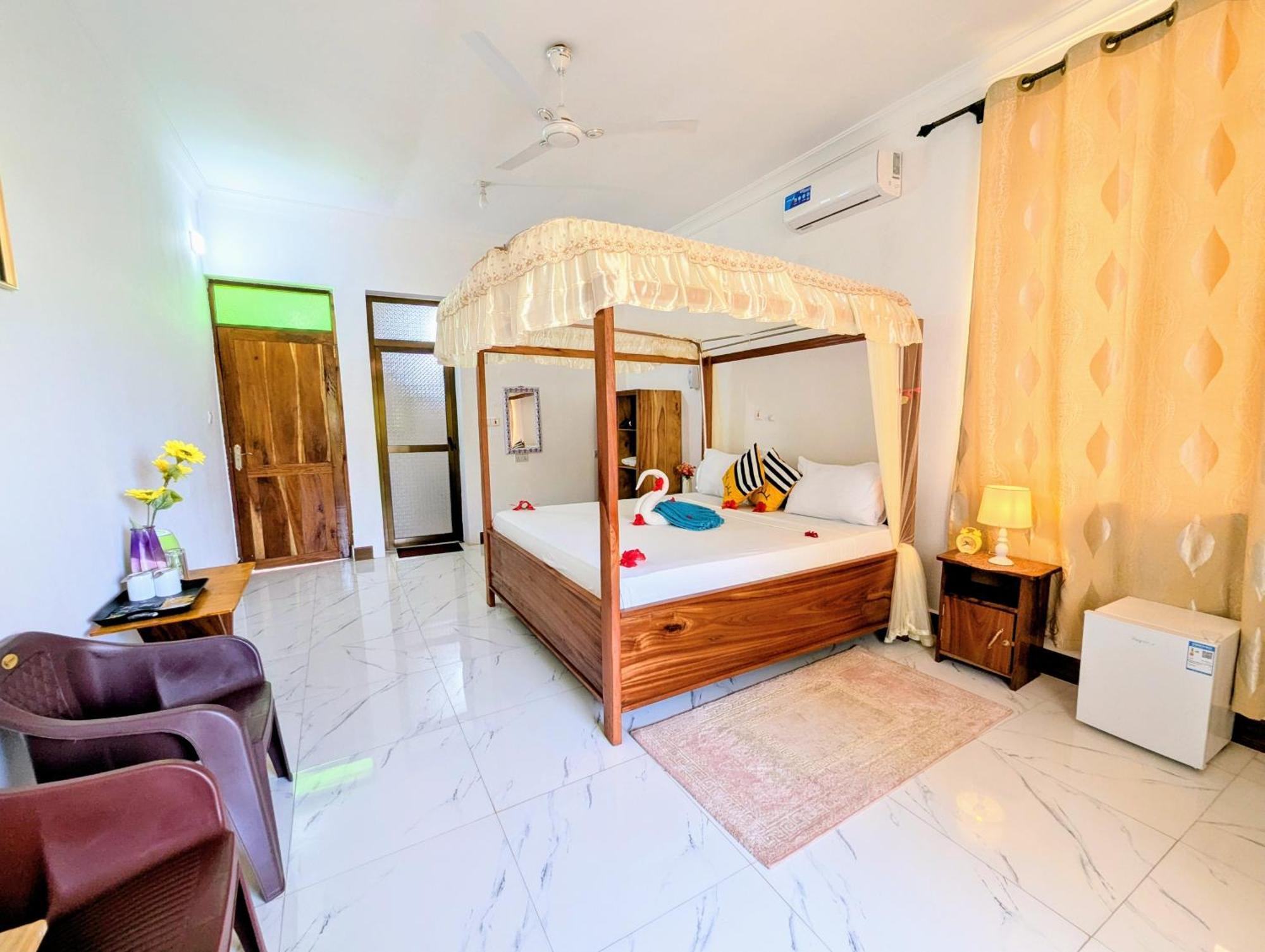 Hotel Blue Tides