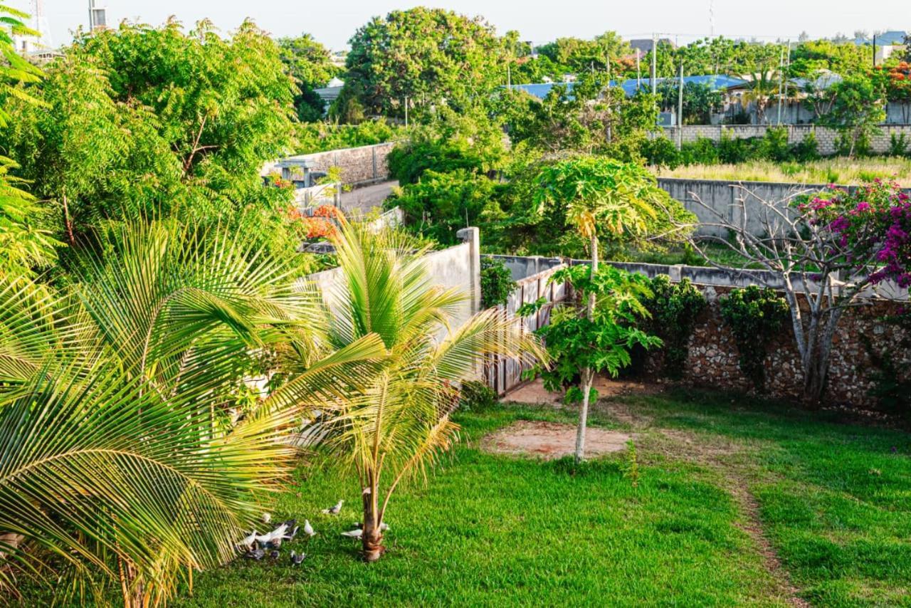 Secret Garden * Kendwa