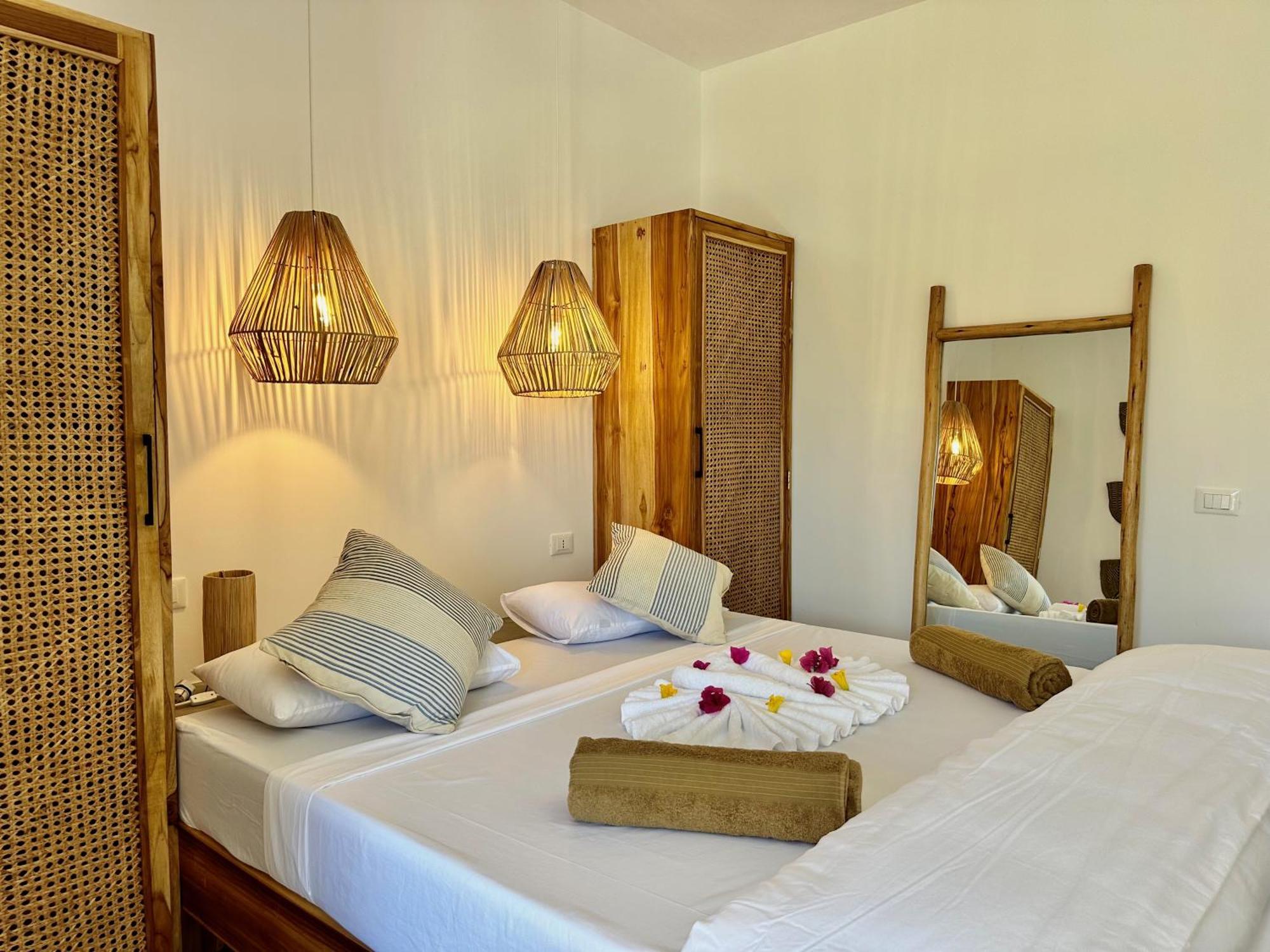 Apartment Beachfront With Private Pool