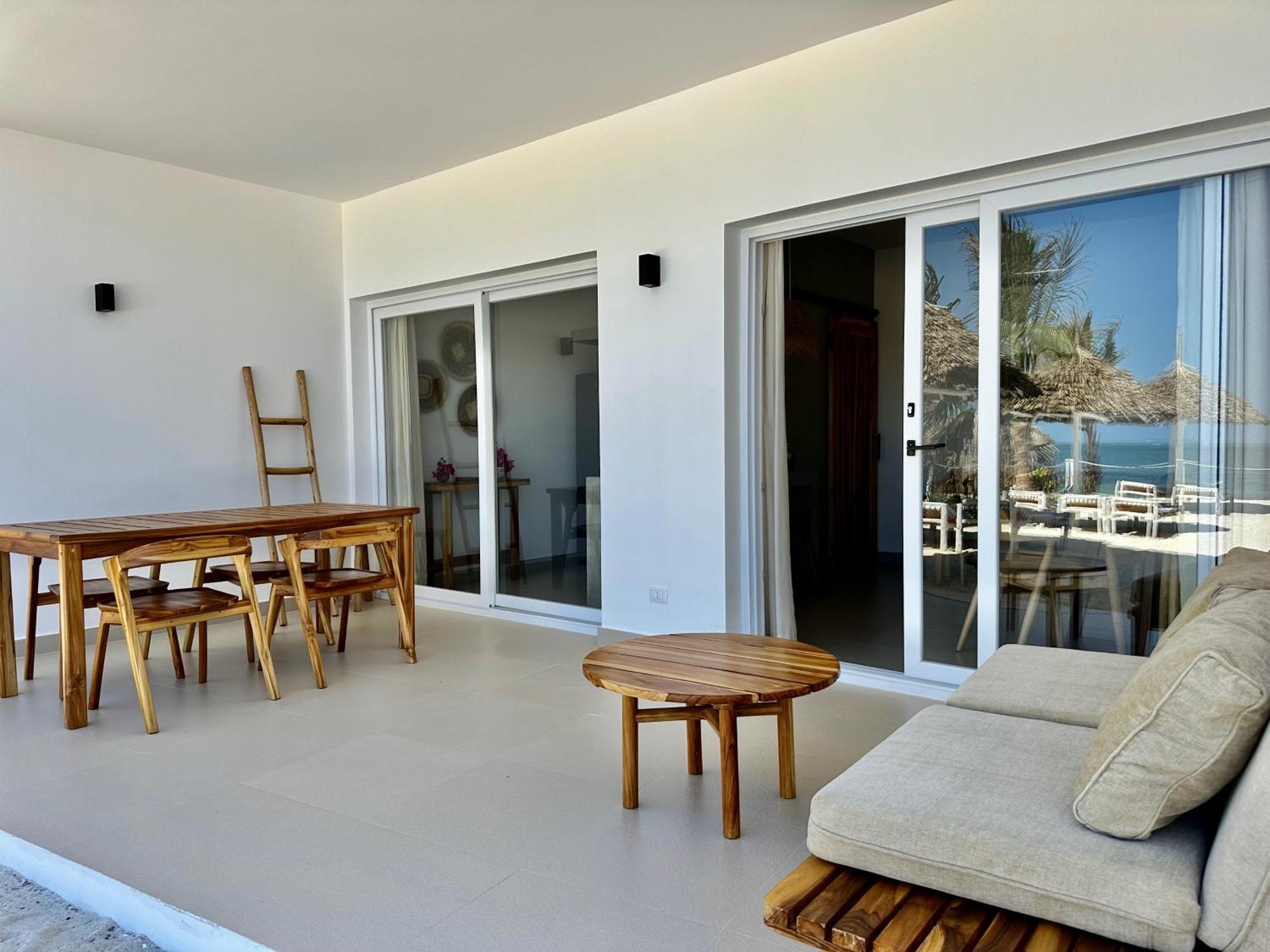 Beachfront With Private Pool *