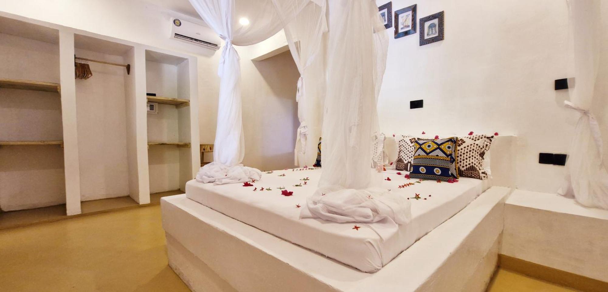 Bahati Hotel