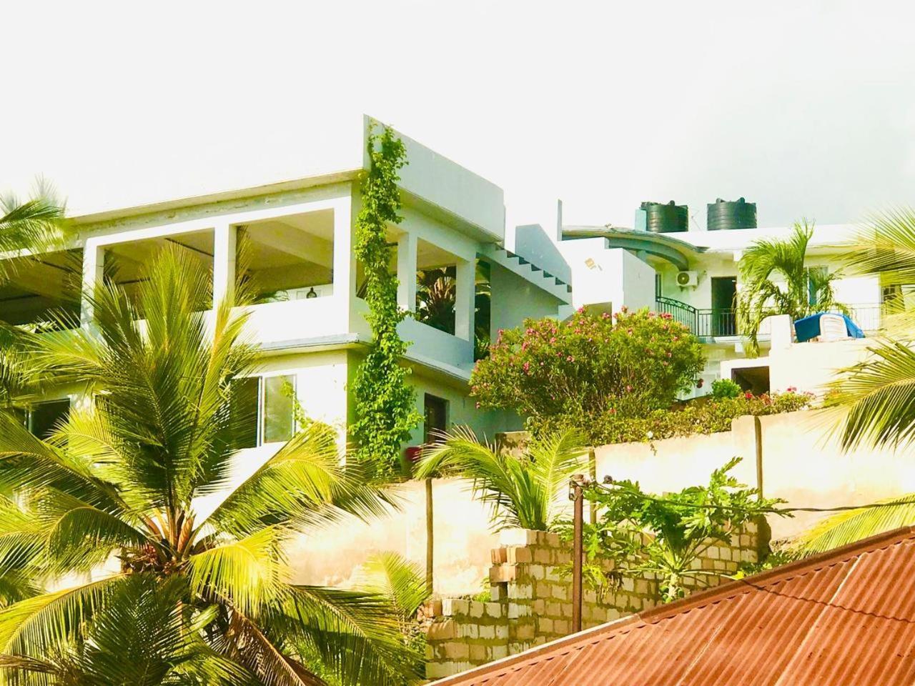 Sea Crest Hotel 3*