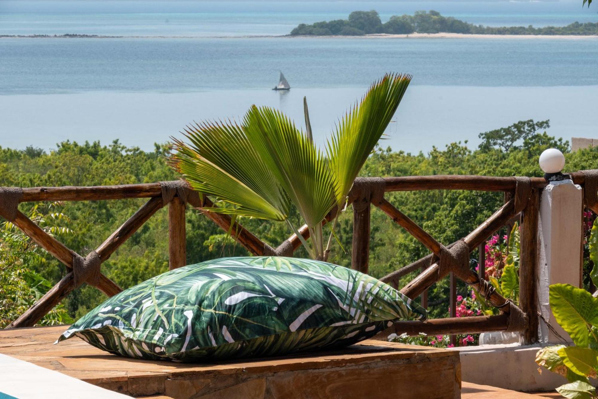 Big Furaha Villa Kidoti