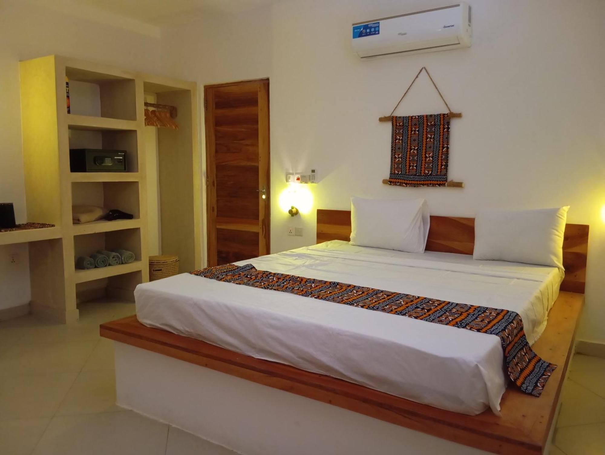 Aluna Hotel