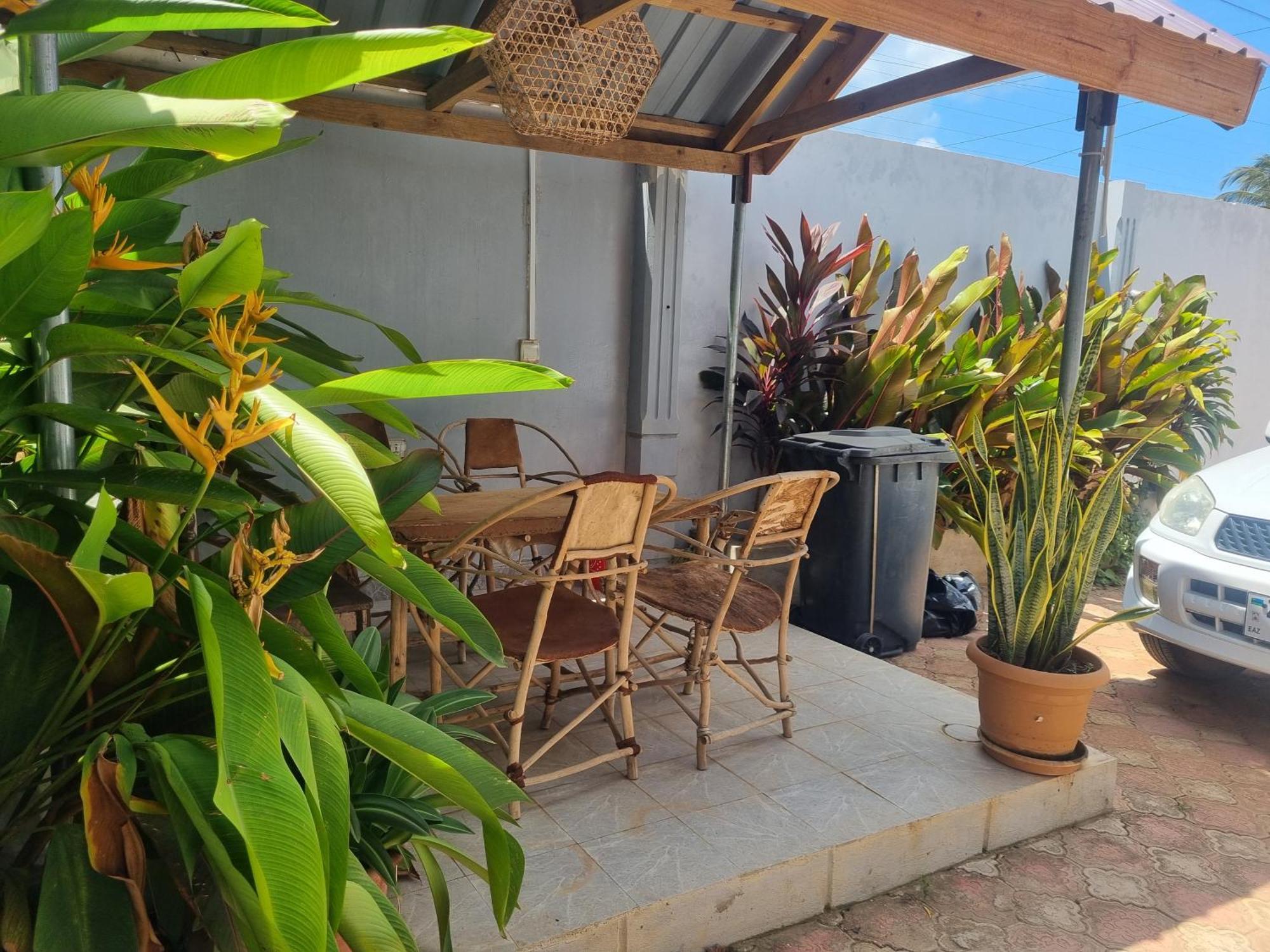 Bed & Breakfast Kikuba House Airport