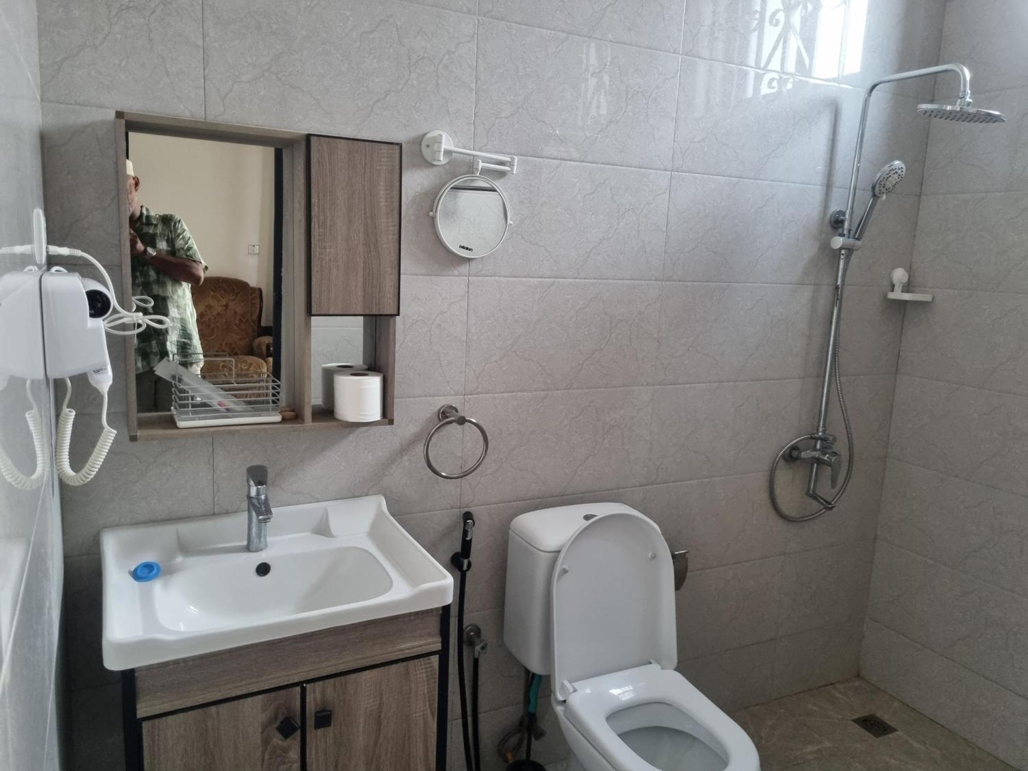 Kikuba House Airport Bed & Breakfast