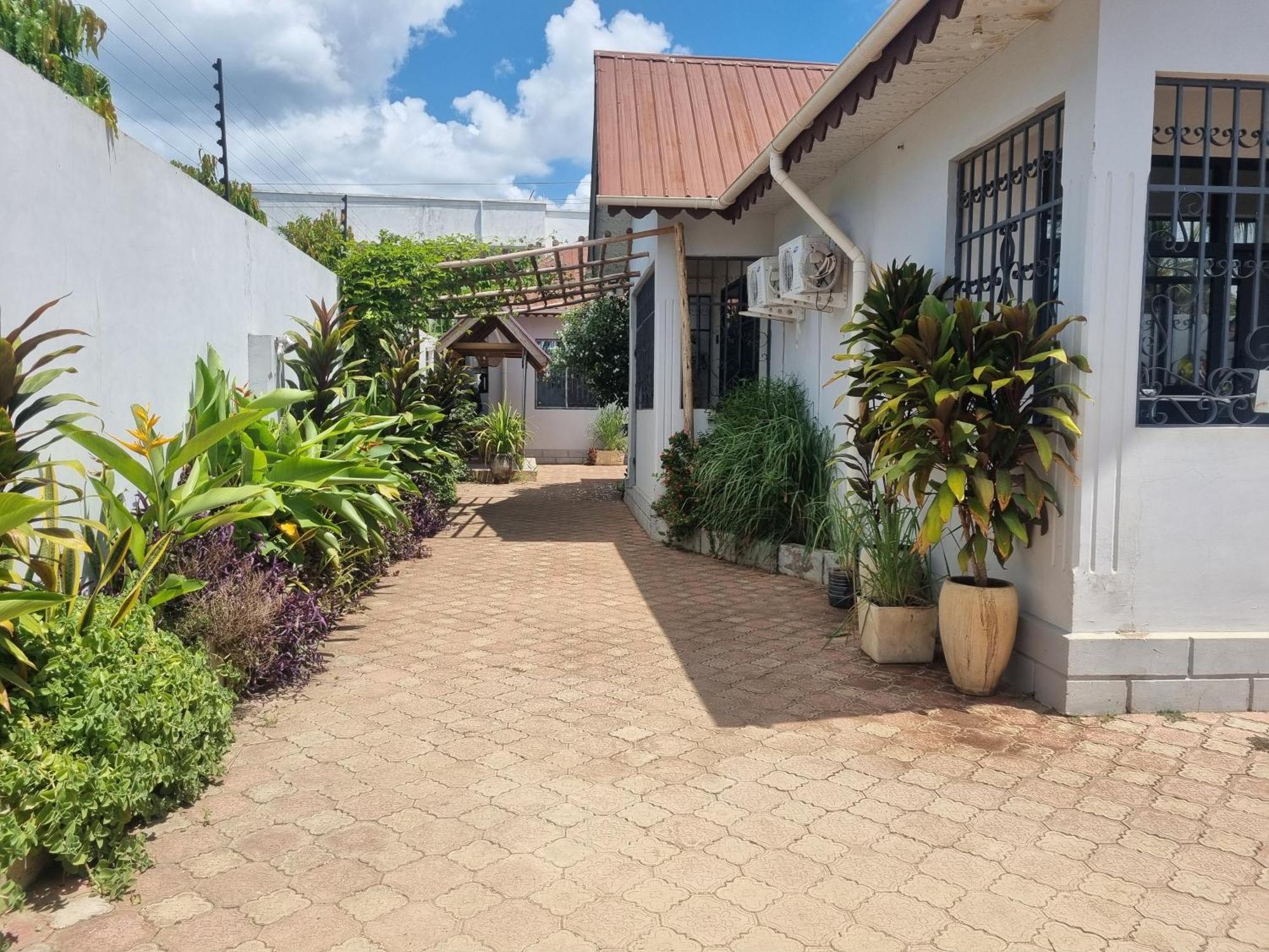 Kikuba House Airport
