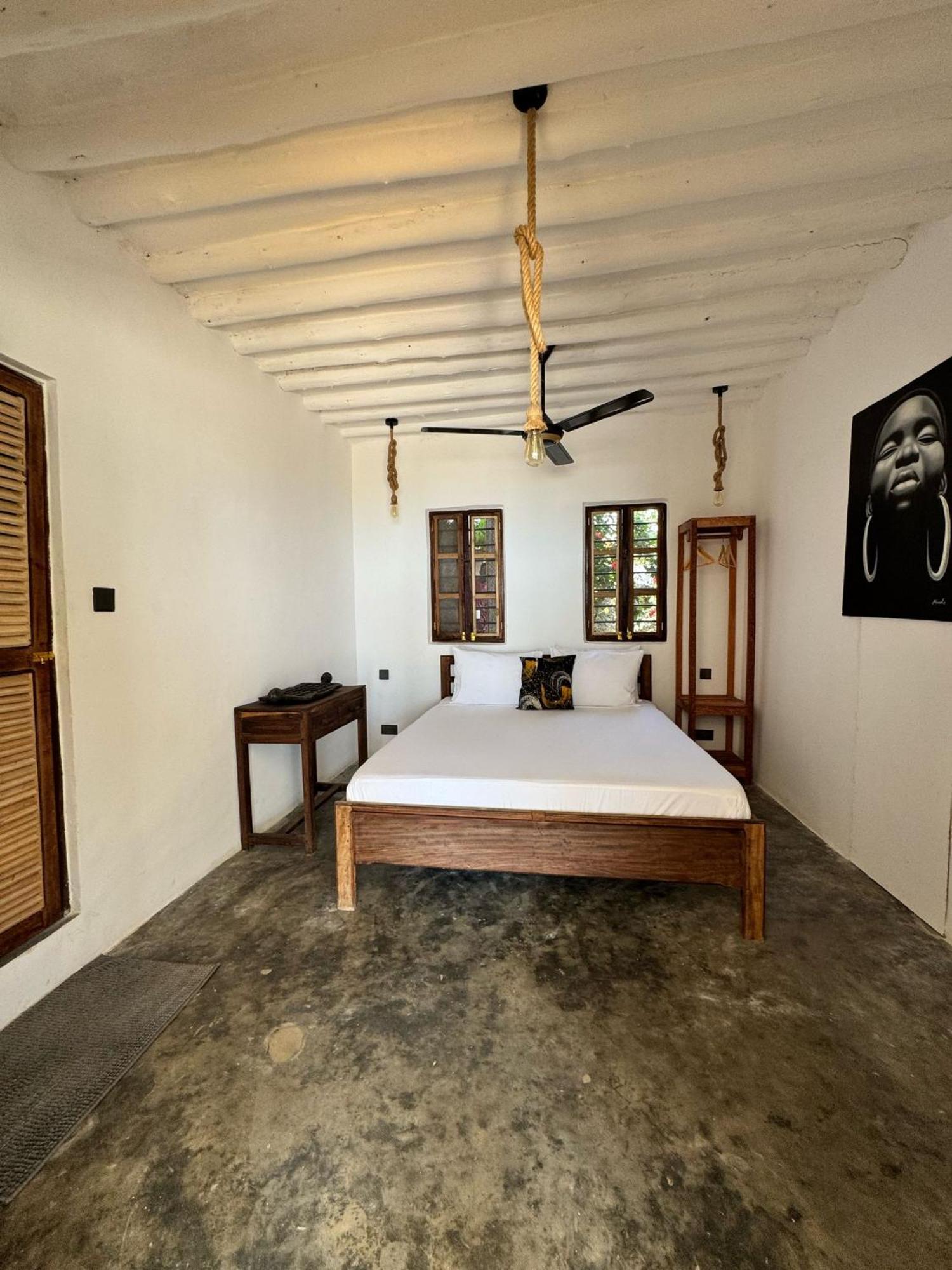 Mango House 3*