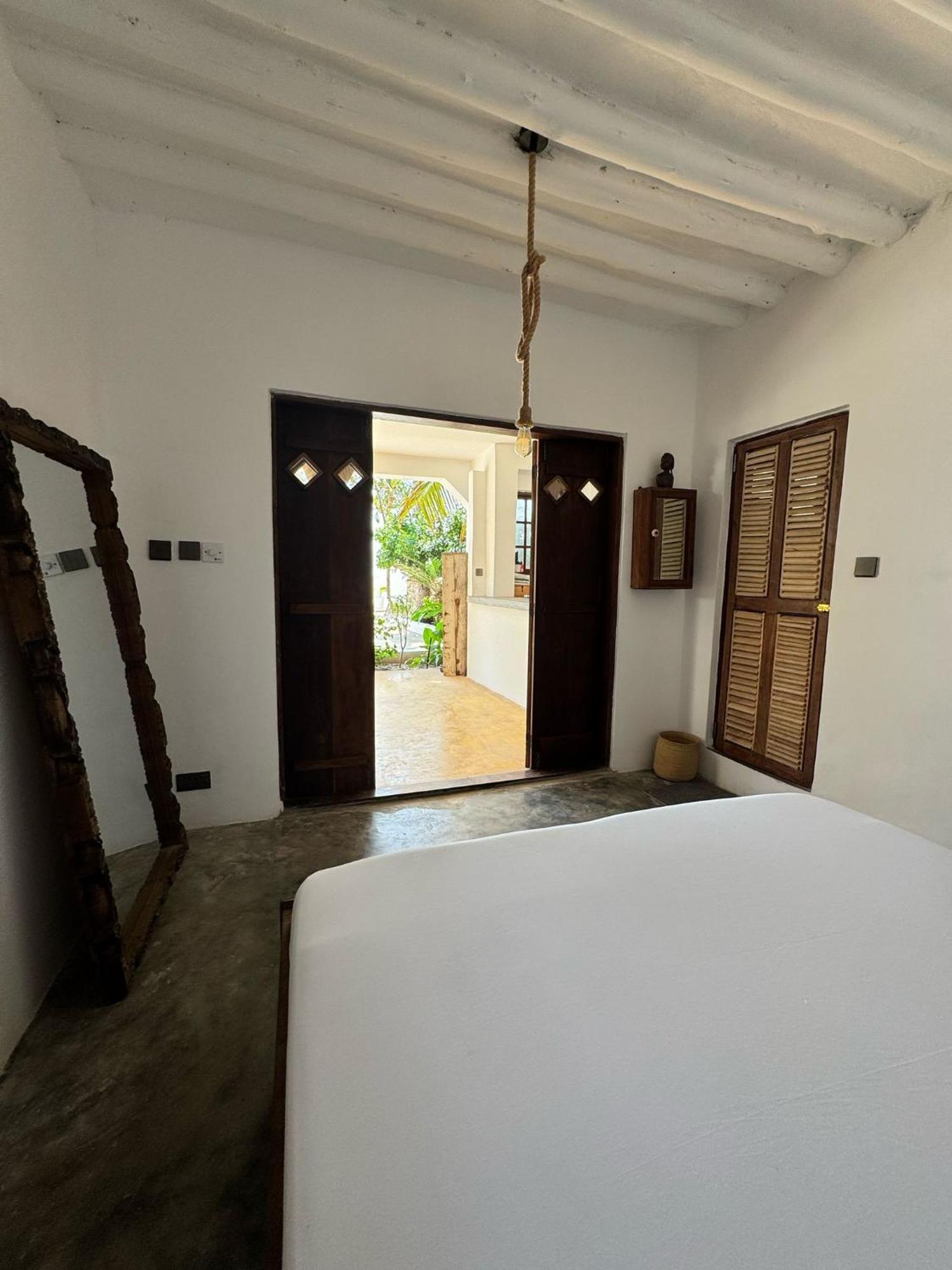 Mango House Guest house