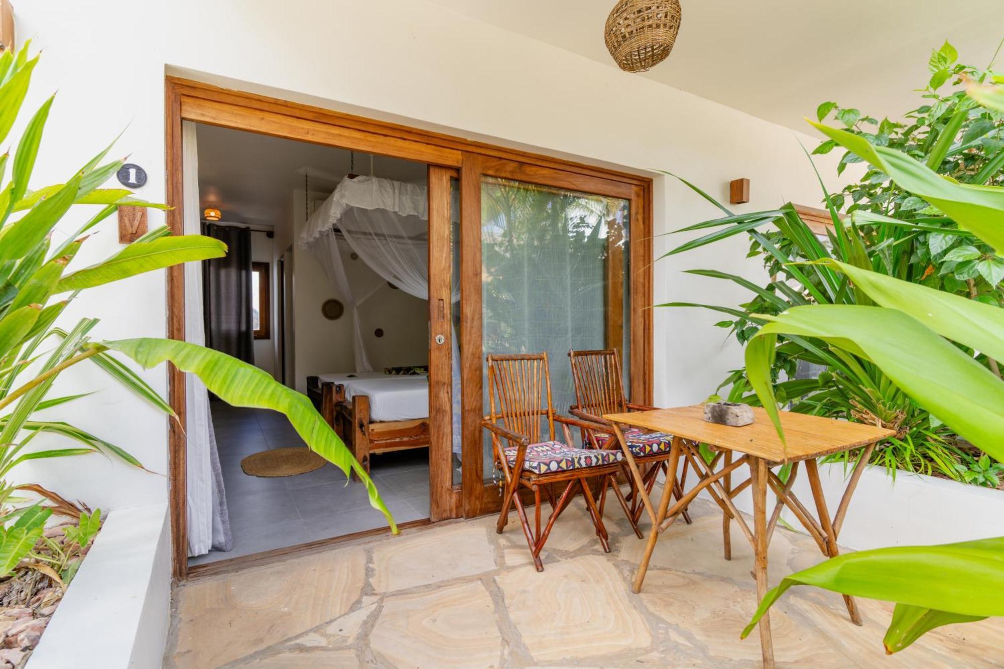 Aluna Hotel