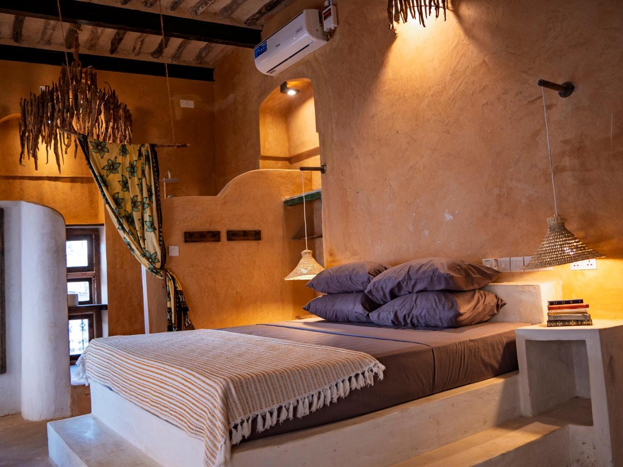 Firefly Boutique Hotel *