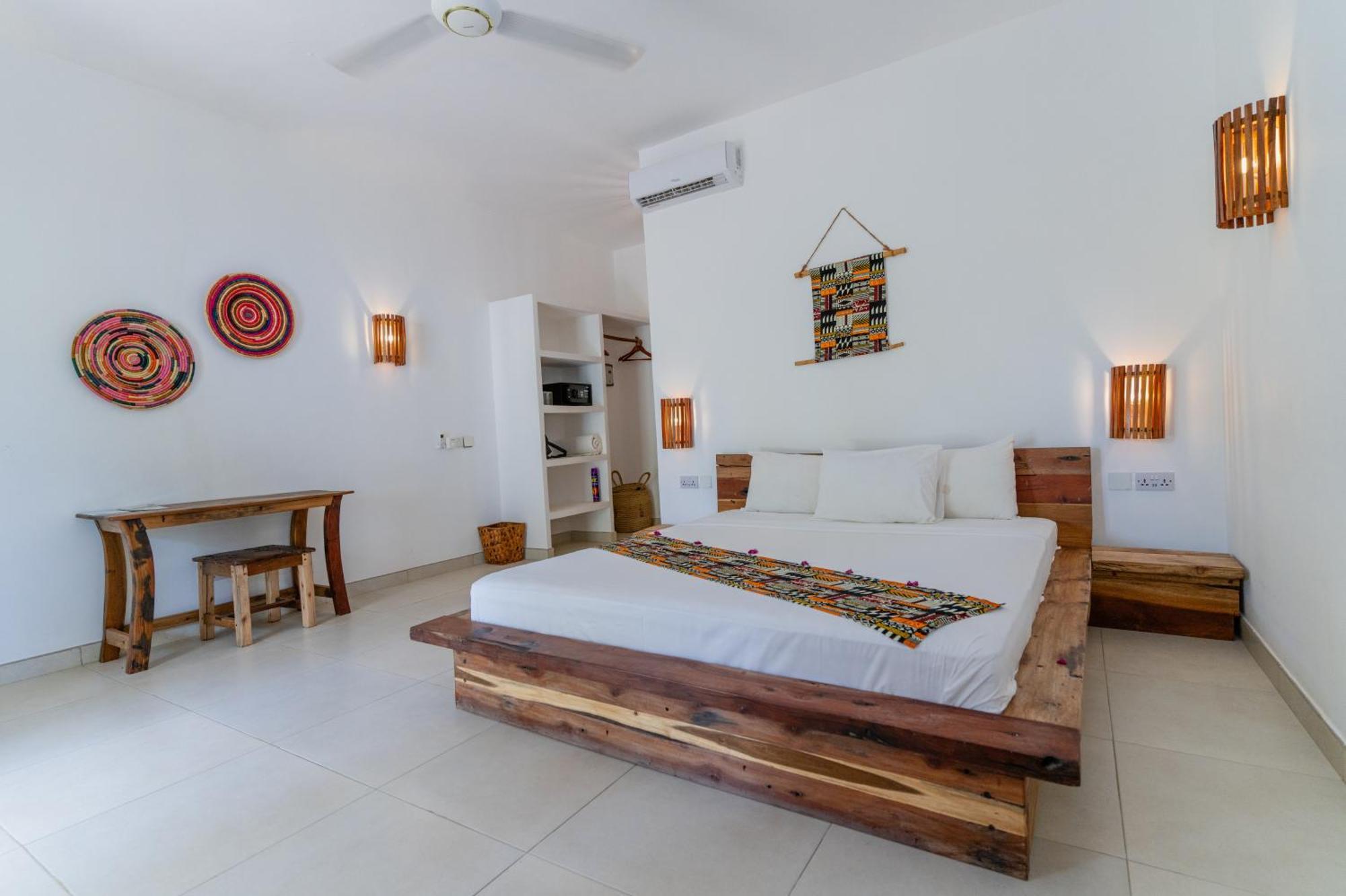 Aluna Hotel