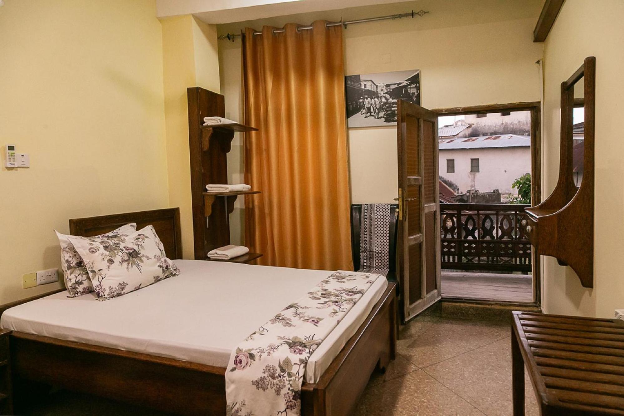 Hotel Town Nest