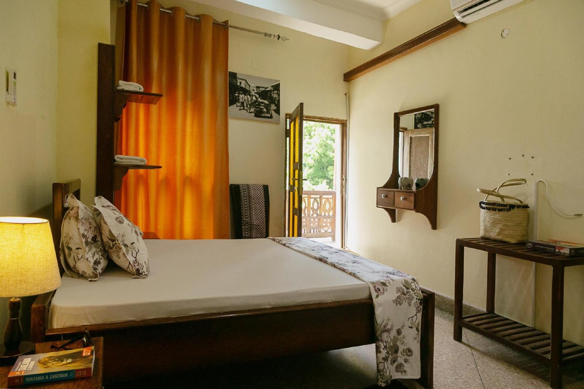 Hotel Town Nest 3*