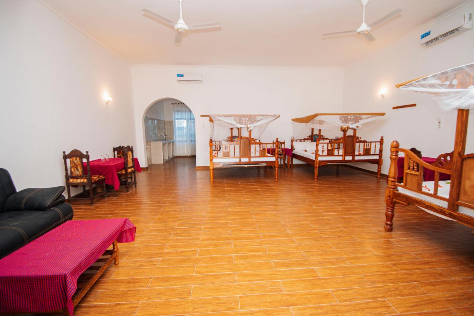 Zanzibar Kivinjeni Hotel 2*