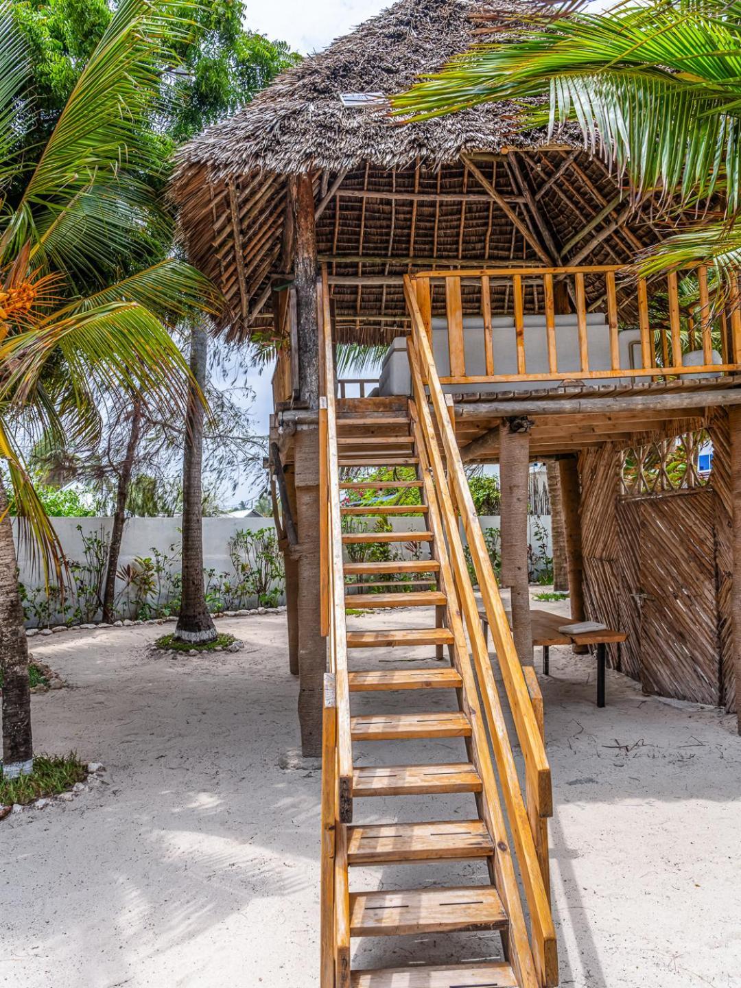 Solymar Staffed Beach Front *