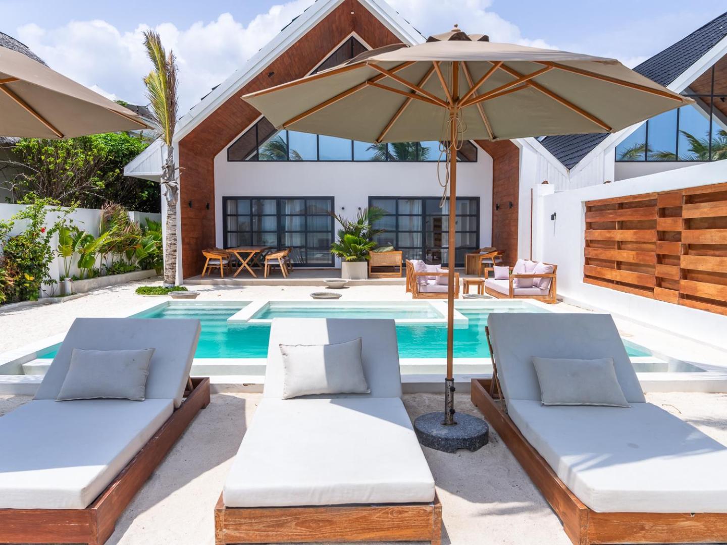 Villa Solymar Staffed Beach Front Jambiani (Zanzibar)