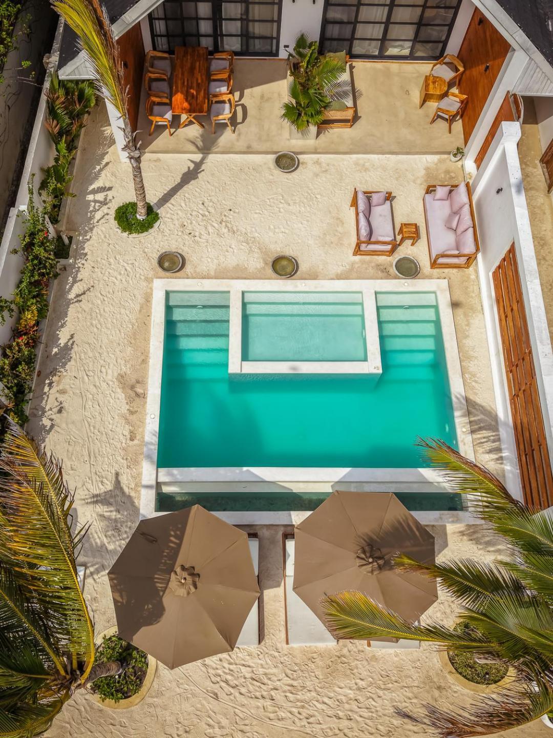 Solymar Staffed Beach Front Villa Jambiani (Zanzibar)