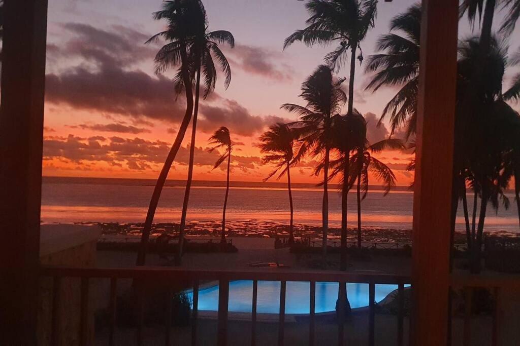 Ocean Front With Pool, Zanzibar Villa Pingwe