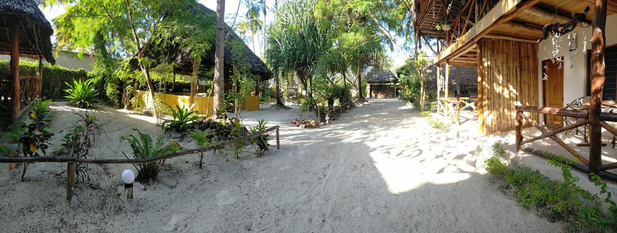 Hotel Eden Paradise