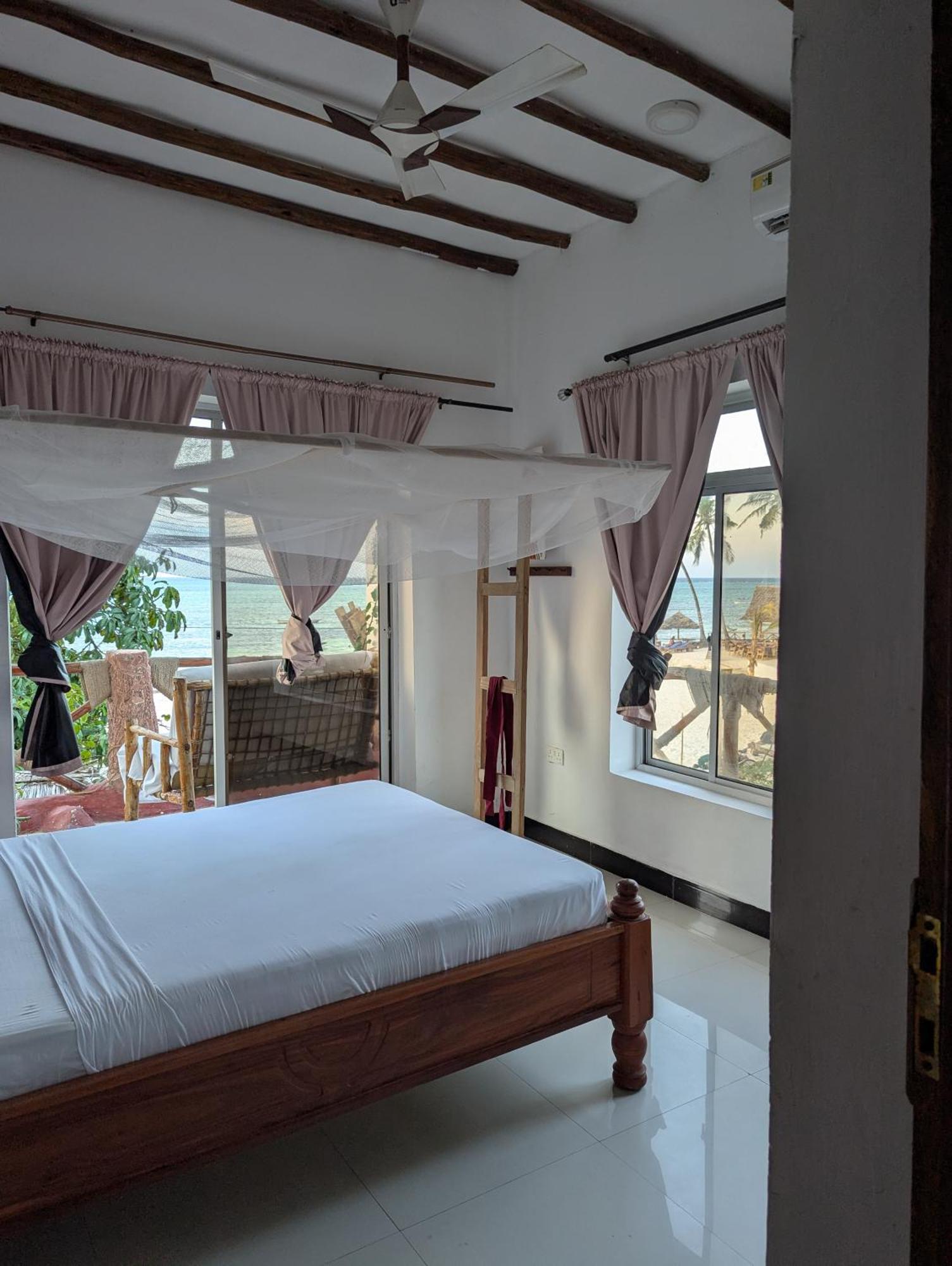 Kassandra Hotel 3*